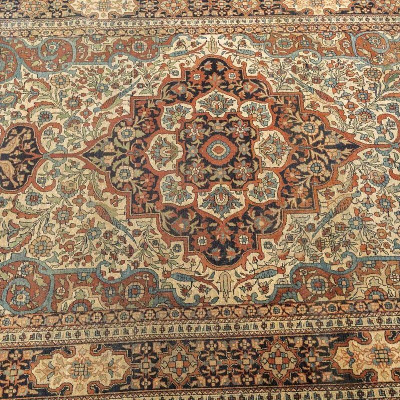 Hand-Knotted  Classical Design Handmade Wool Rug Keshan For Sale