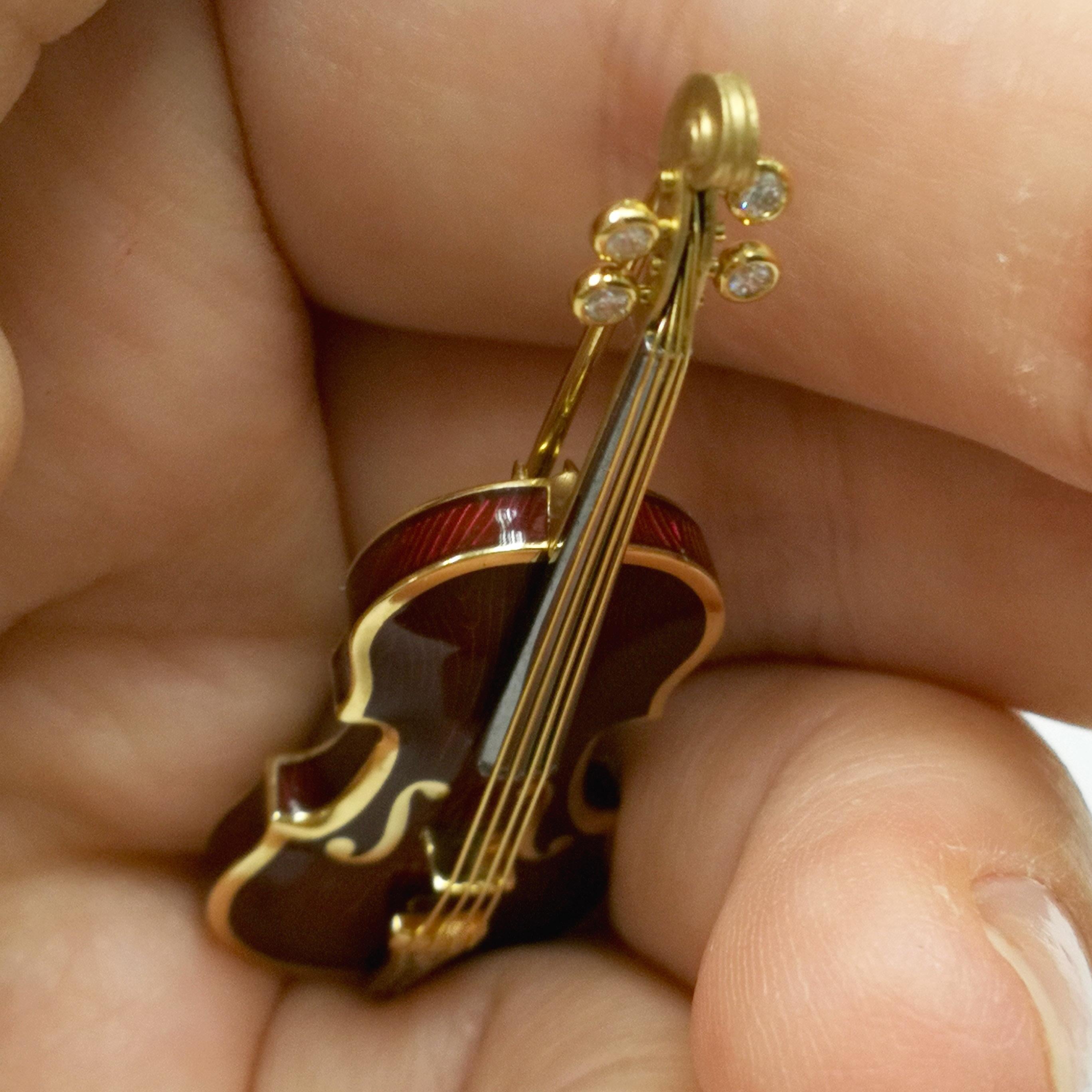 Women's or Men's Classical Enamel Diamond 18 Karat Yellow Gold Violin Brooch For Sale