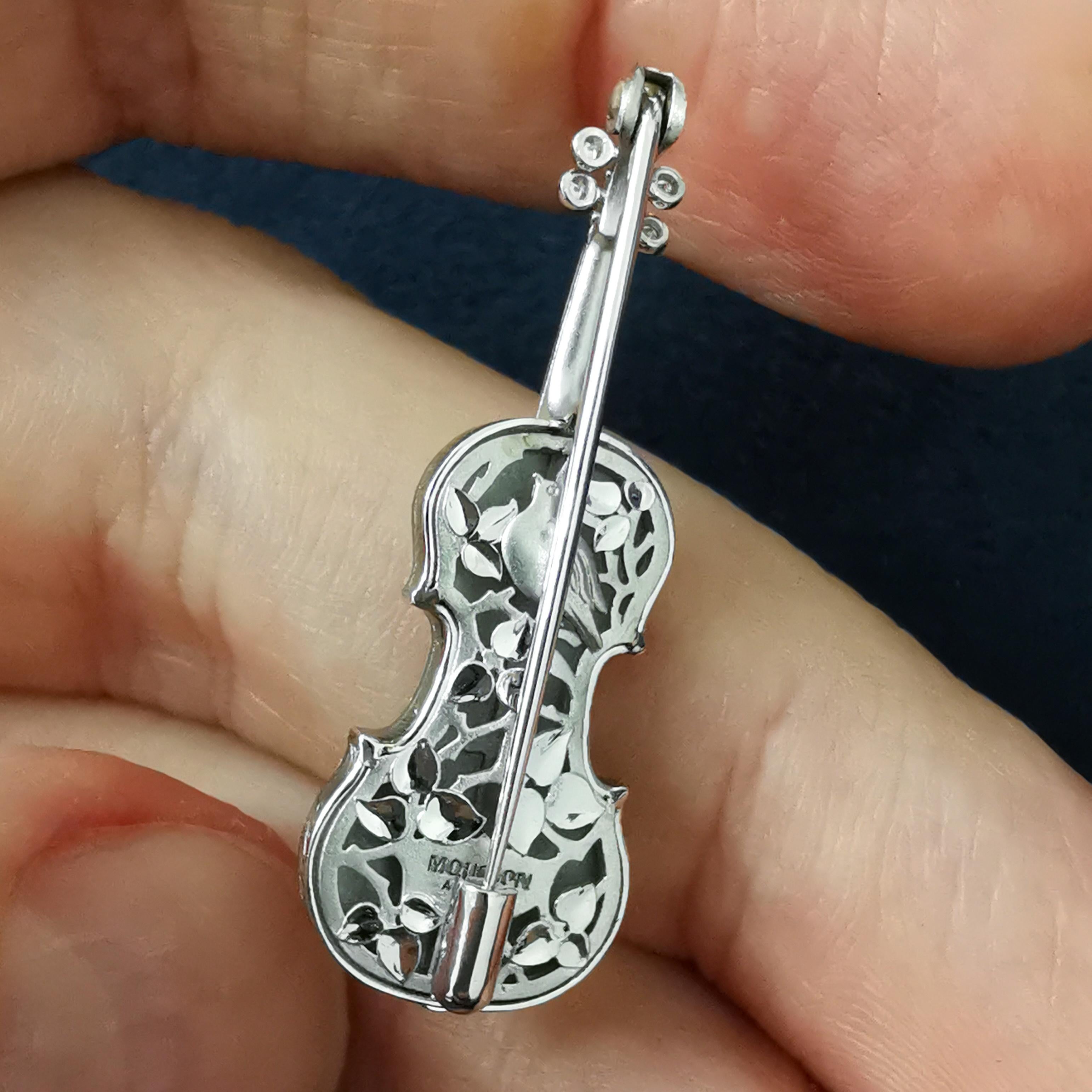 Women's or Men's Classical Enamel Diamond 18 Karat White Gold Mini Violin Brooch For Sale