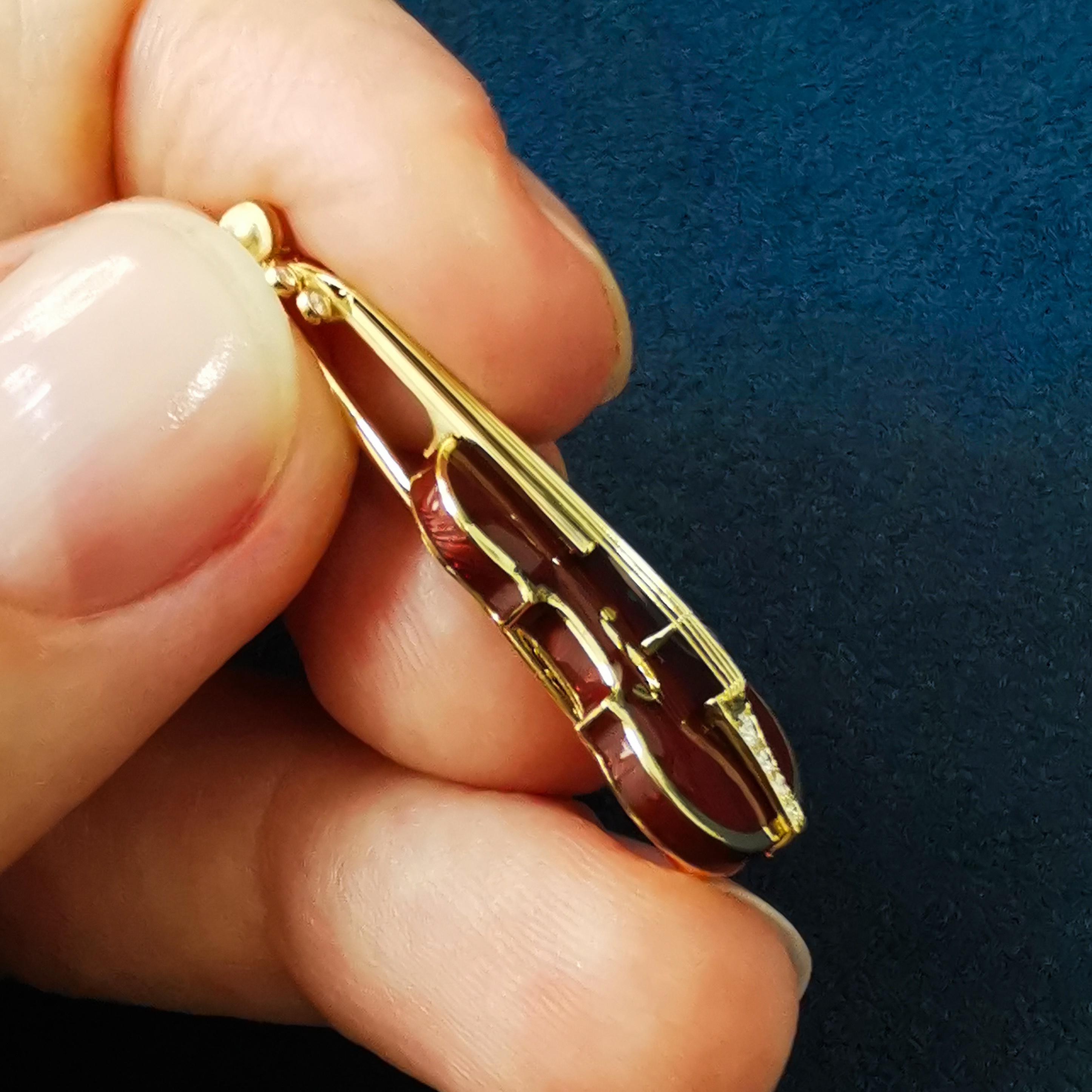 Contemporary Classical Enamel Diamond 18 Karat Yellow Gold Mini Violin Brooch For Sale