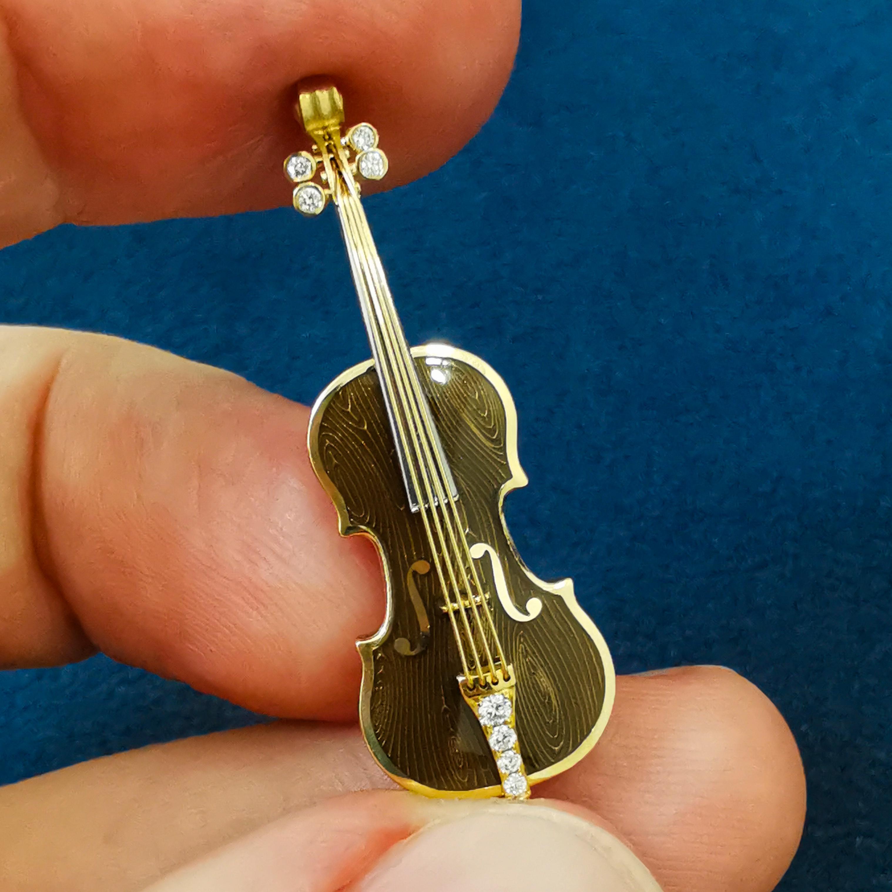 Classical Enamel Diamond 18 Karat Yellow Gold Mini Violin Brown Brooch For Sale 1
