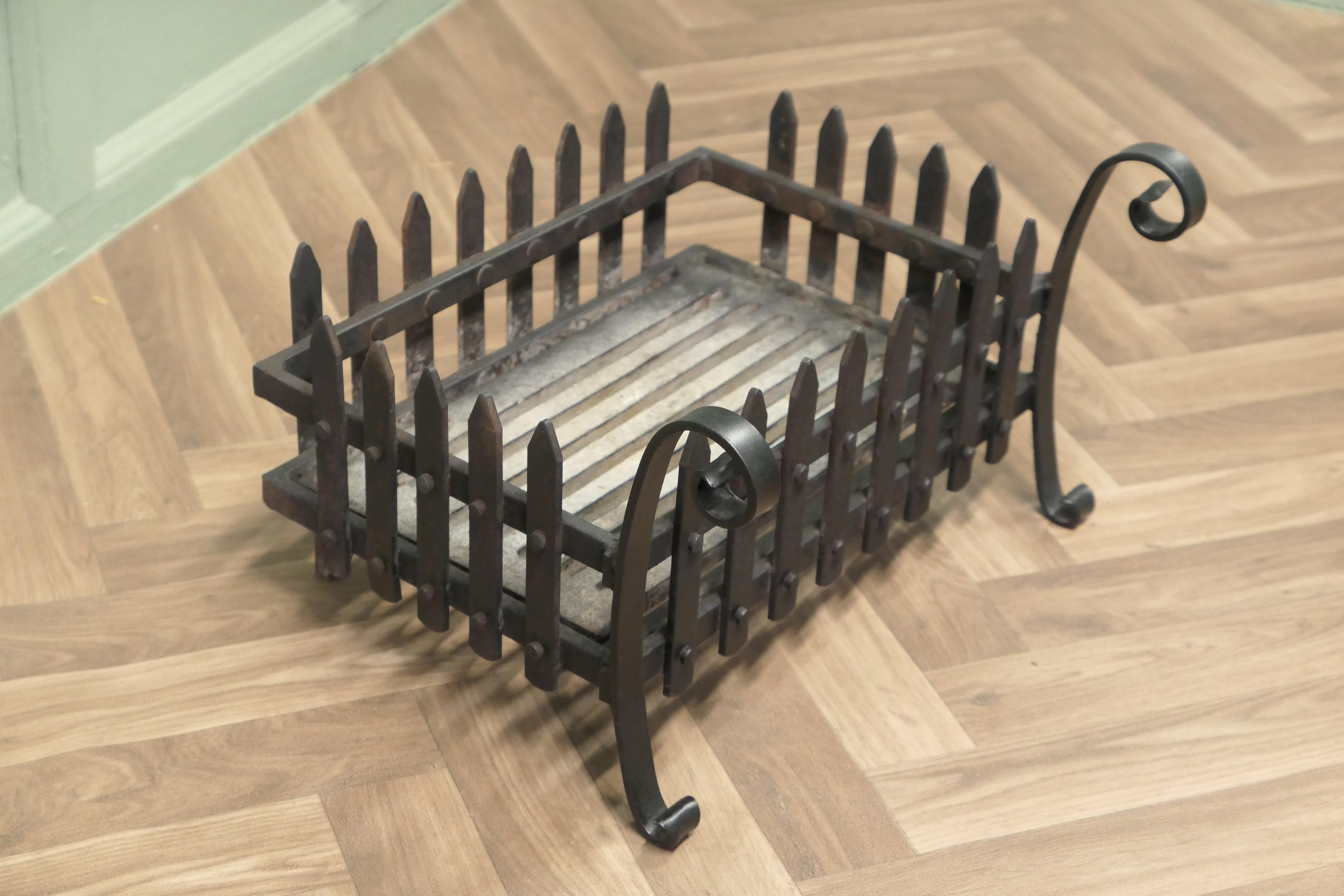 Early 20th Century Classical Free Standing Fire Basket, Iron Fire Grate For Sale