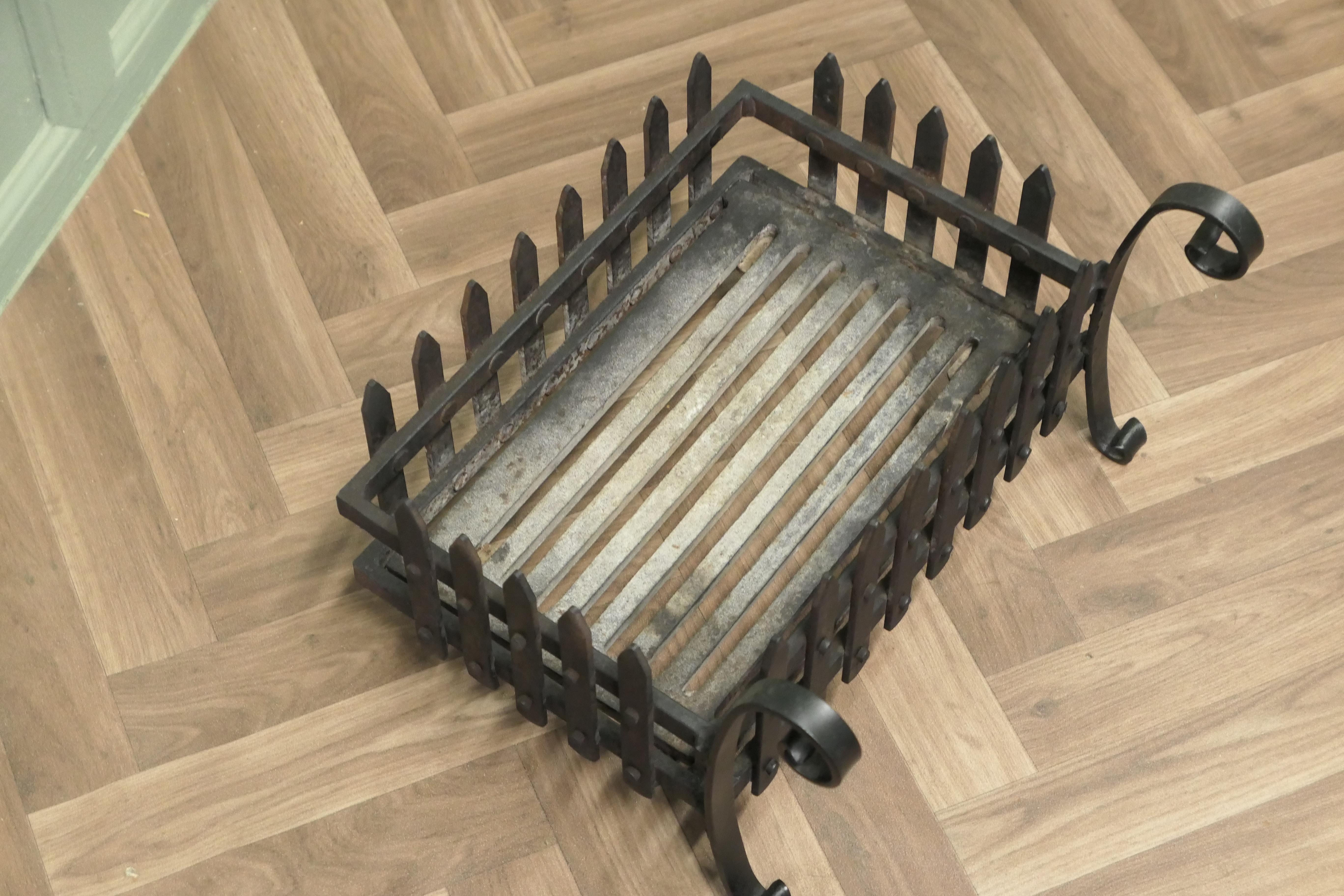 Classical Free Standing Fire Basket, Iron Fire Grate For Sale 1