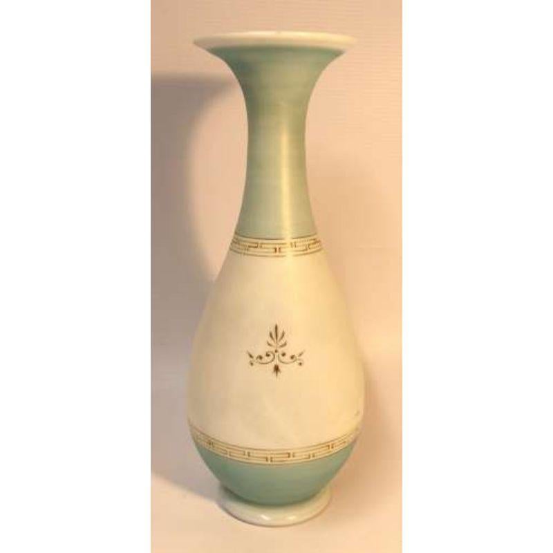 Classical French 19th century fine opaque glass vase circa 1890 For Sale 3