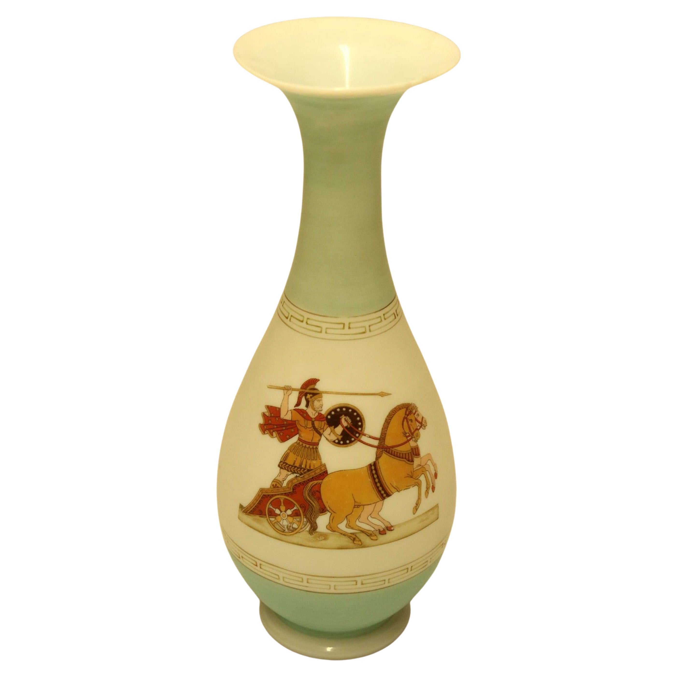 Vaso classico in vetro opaco francese del XIX secolo, circa 1890