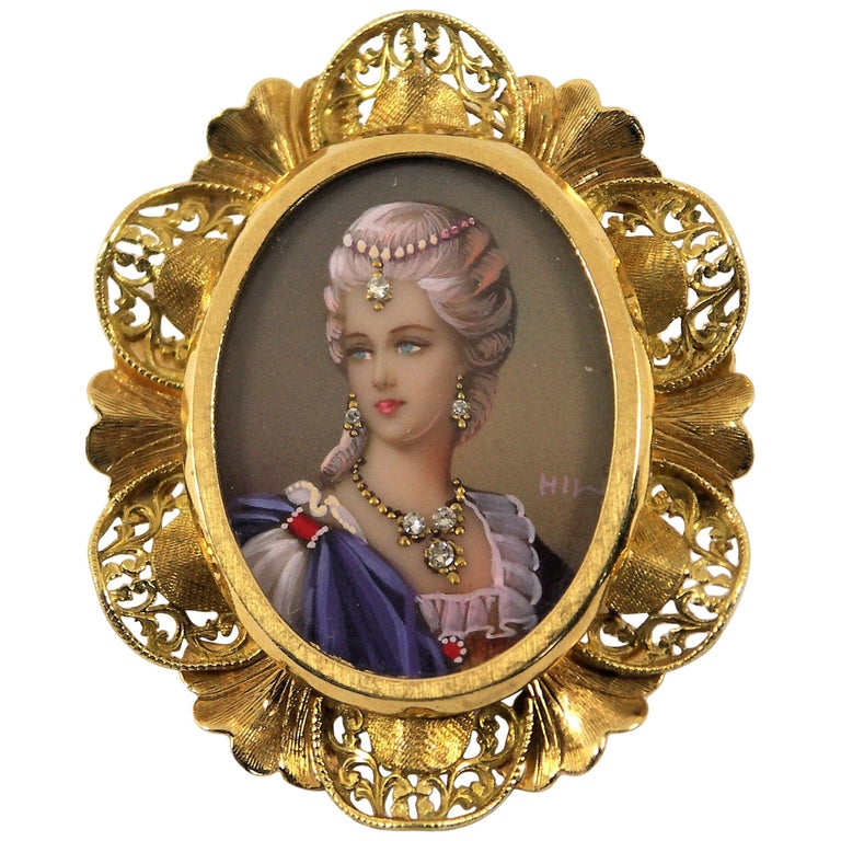 Classical Gold Hand Painted Portrait Pendant/Brooch For Sale at 1stDibs