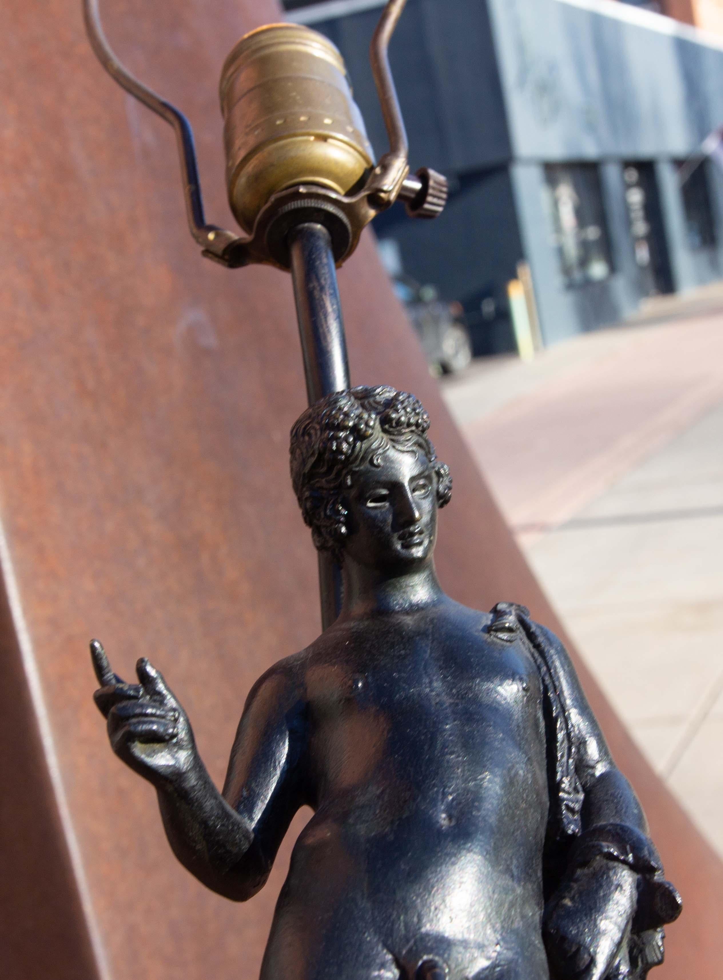 Bronzestatue des Narzissen in Grand Tour-Optik als Lampe montiert im Angebot 2