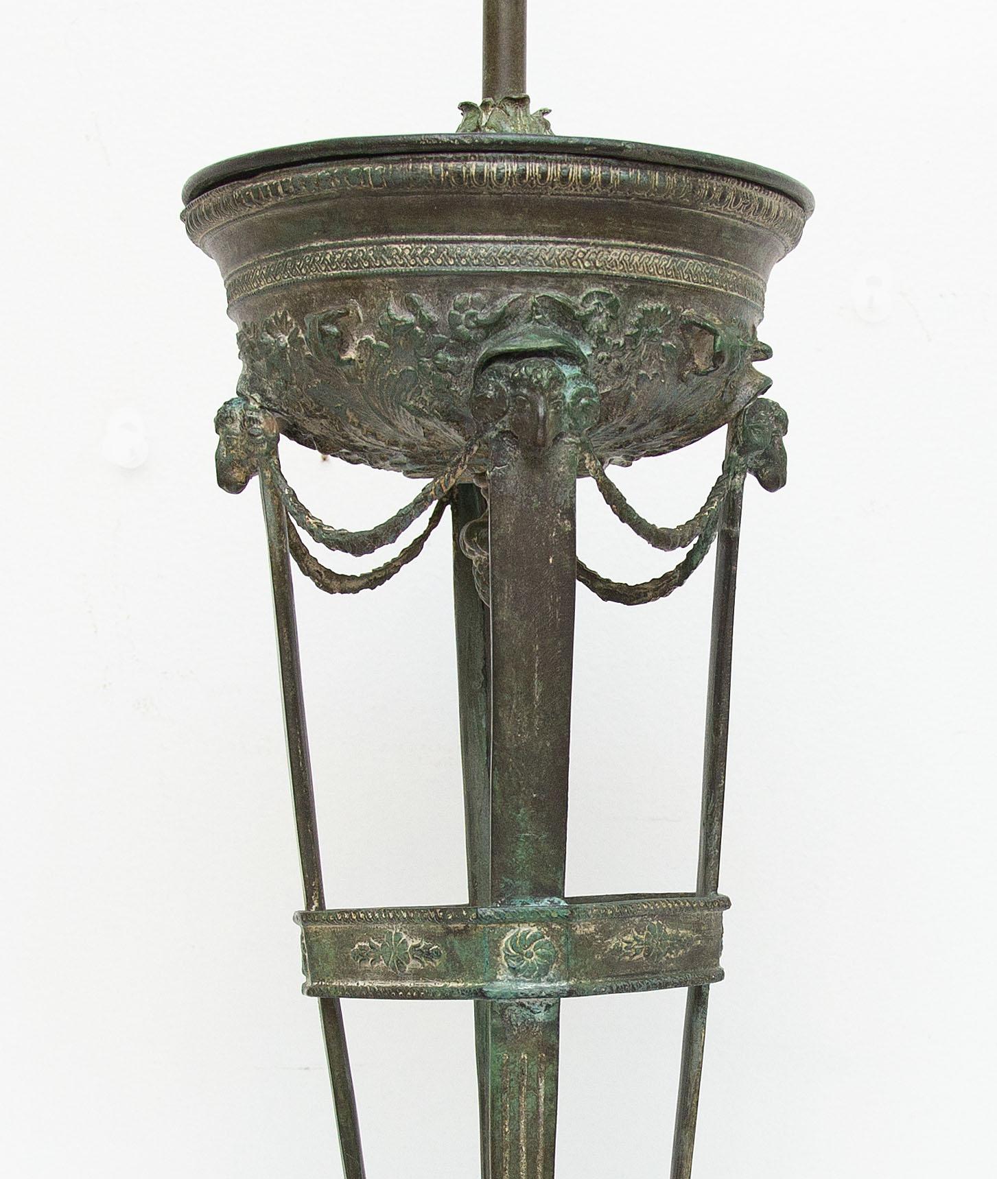 20th Century Classical Grand Tour Style Bronze Table or Desk Lamp