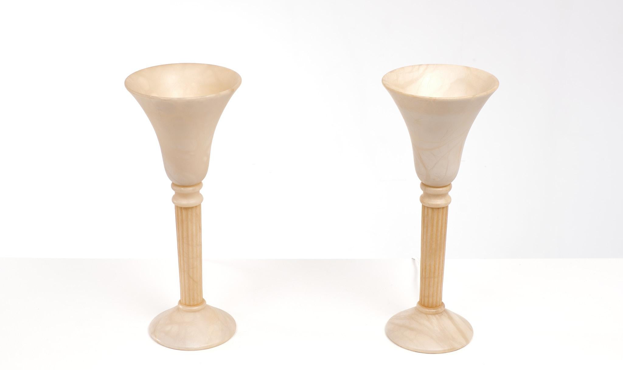 Classical Greek Alabaster Table Lamps 1970s Spain In Good Condition For Sale In Den Haag, NL