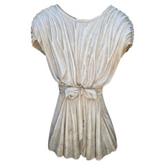 Scultura raffigurante un copricapo femminile dell’antica Grecia in marmo italiano, anni ’50