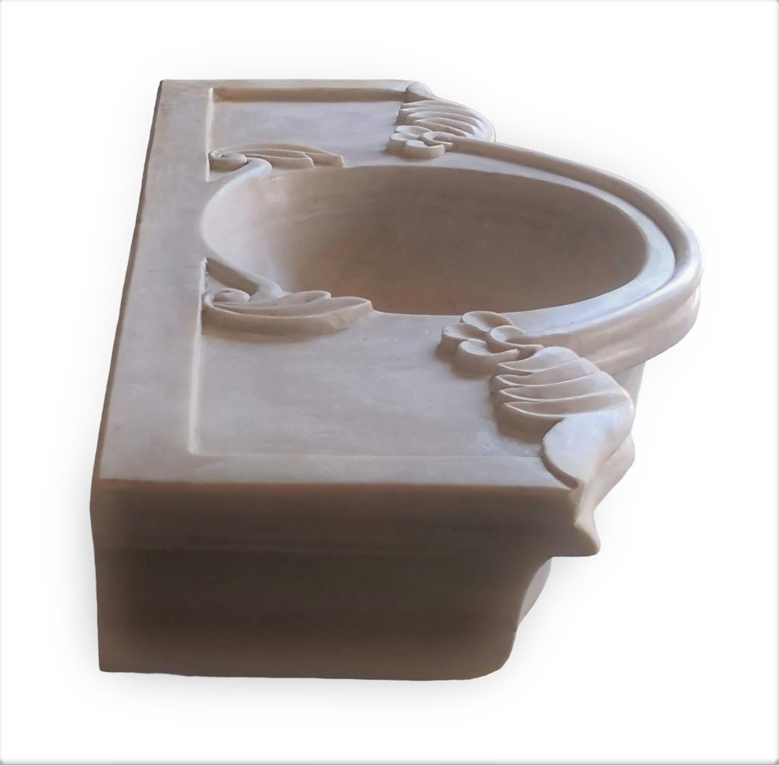 Classical Hand Carved Marble Sink Basin In Good Condition For Sale In Cranbrook, Kent