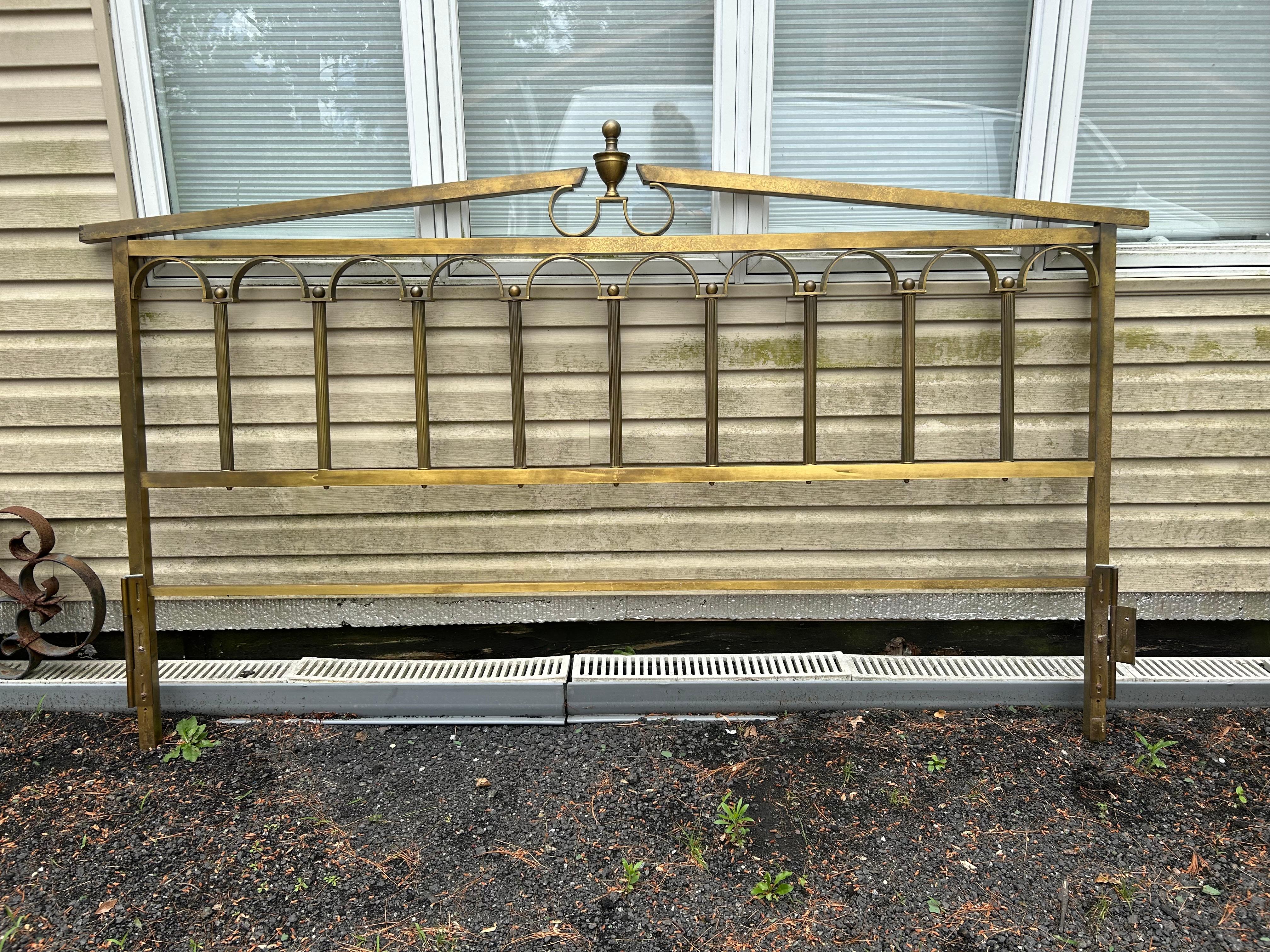 Classical Hollywood Regency Mastercraft Brass King-size Headboard Mid-Century For Sale 4