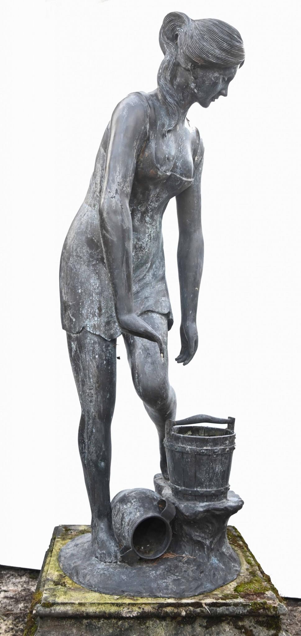 Classic Italian Bronze Water Maiden Statue Bucket Girl en vente 8