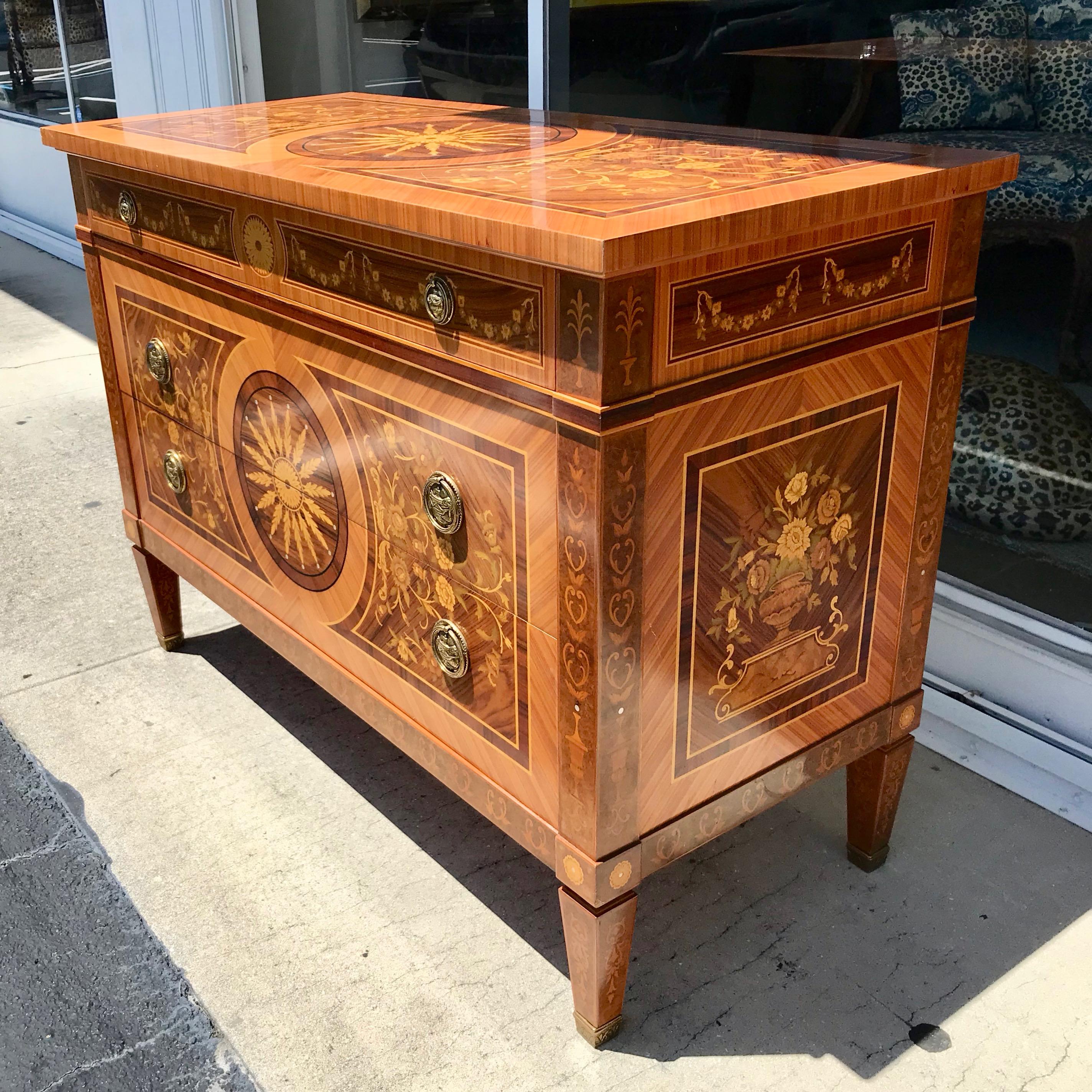 20th Century Classical Italian Inlaid Commode For Sale