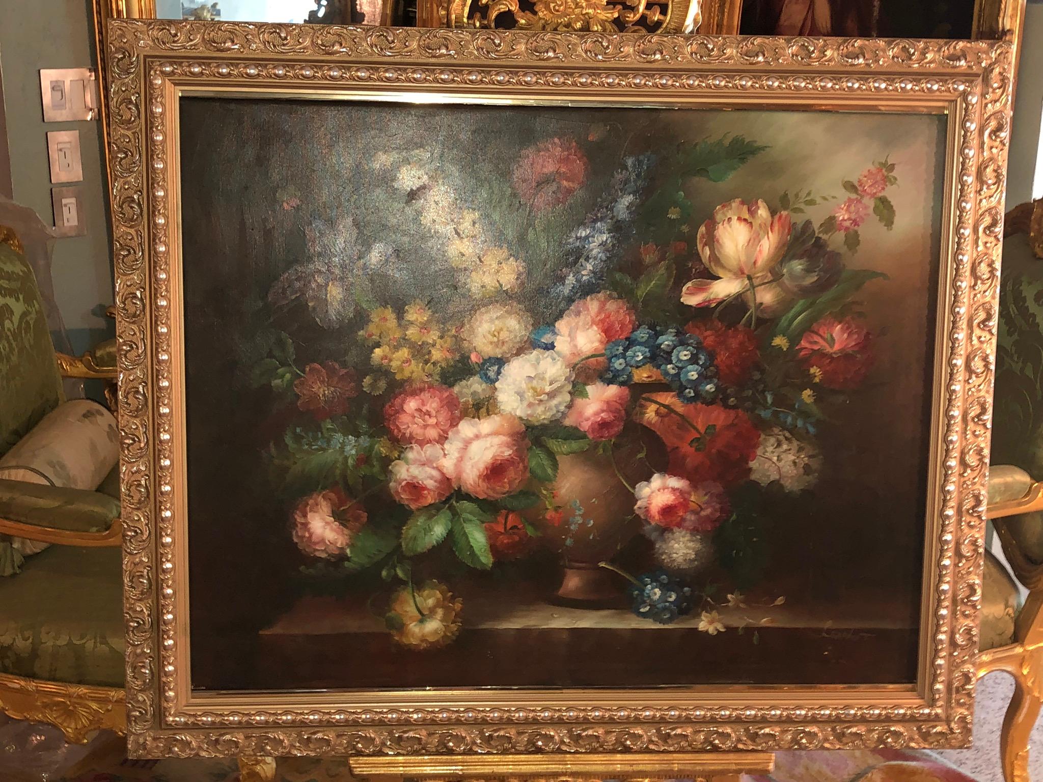 Dieses große (signierte) Ölgemälde ist ein wahrhaft schönes Blumenbild in Farbe, reichhaltig gefärbt in verschiedenen Pfirsich-, Rosa-, Creme-, Blau-, Gelb-, Orange-, Lavendel- und Grüntönen, die einen großen Ausbruch von eleganter Farbe