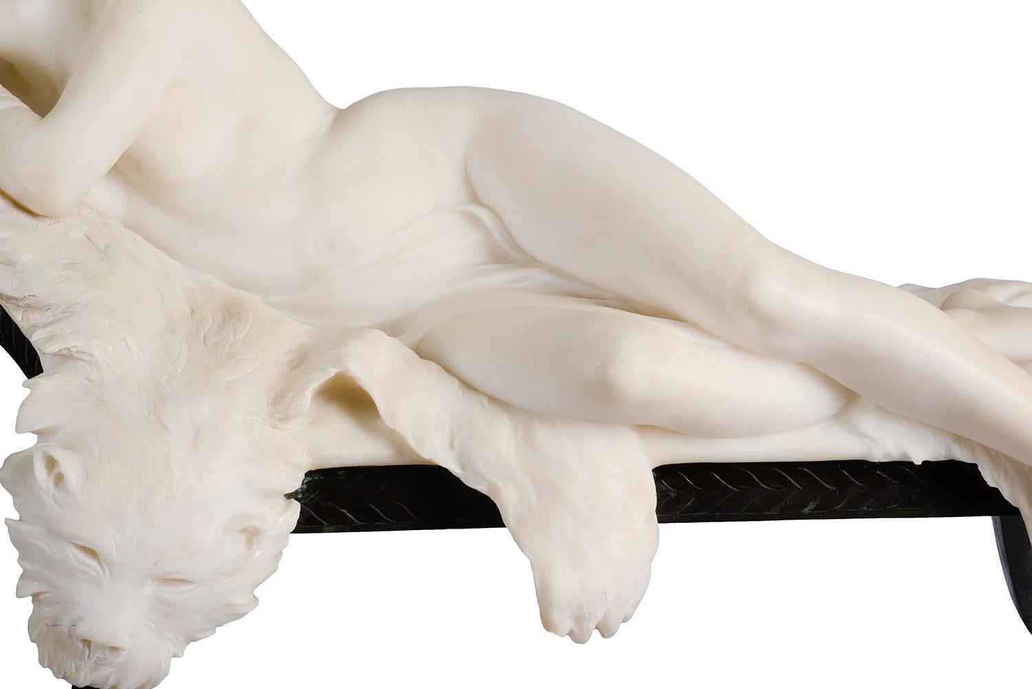 Hand-Carved Classical Late 19th Century Marble Statue of a Reclining Nude For Sale