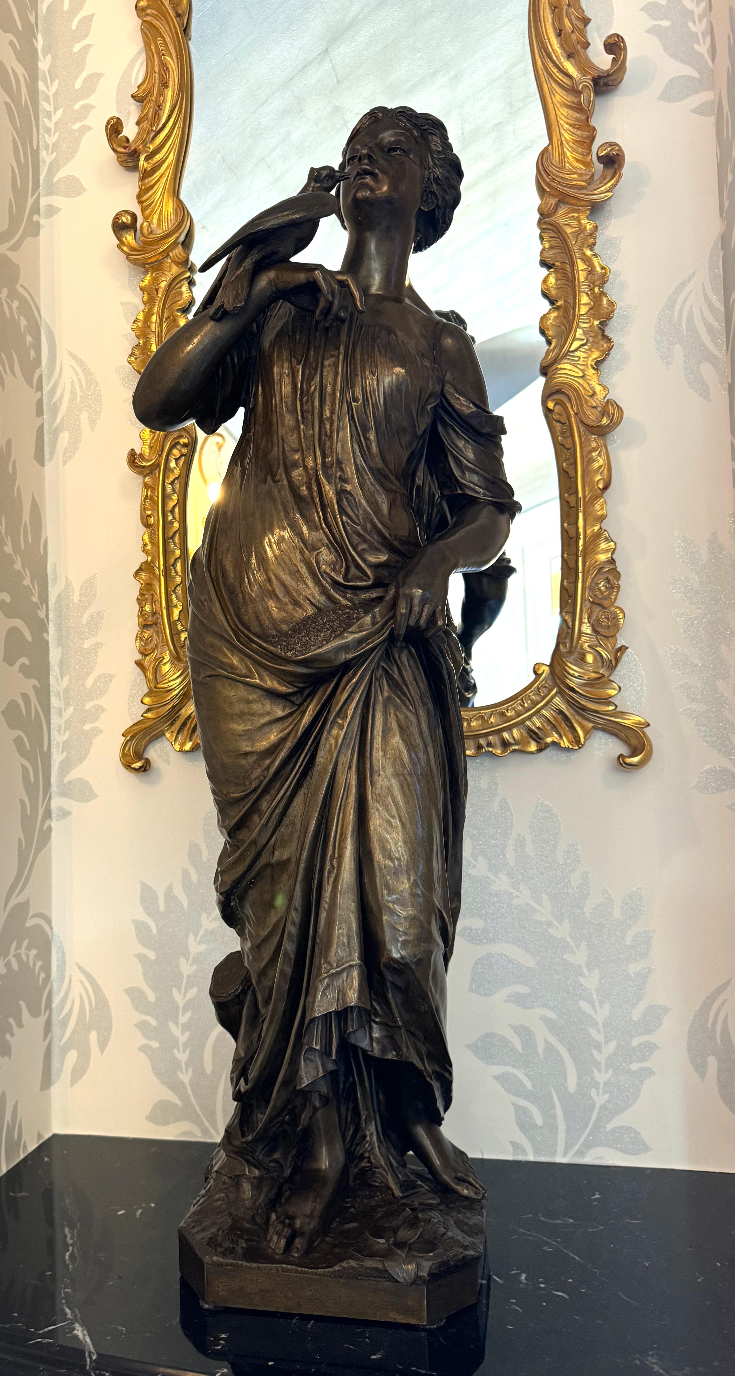 Fanciulla classica con colomba, iscrizione sulla base, C.Fischer F. in vendita 2