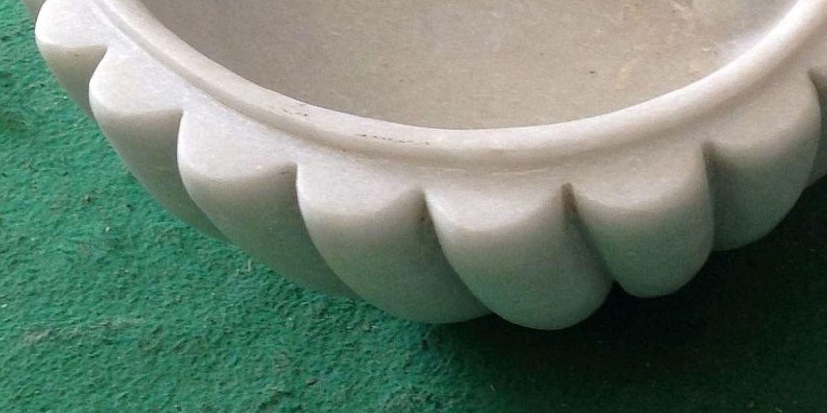 italien Vasque à poser en marbre Classic en vente