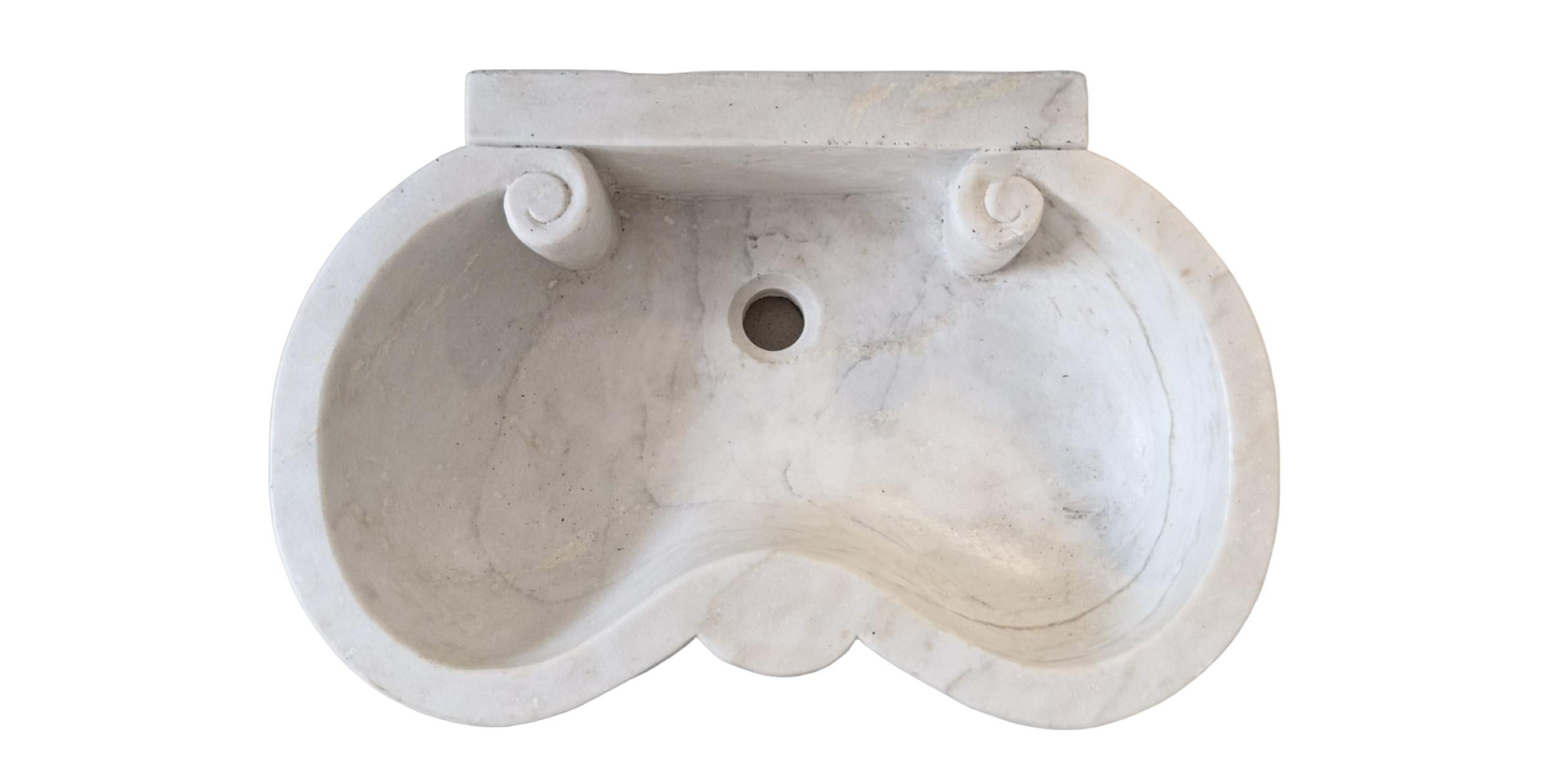 Classical Marble Sink Basin In Good Condition In Cranbrook, Kent