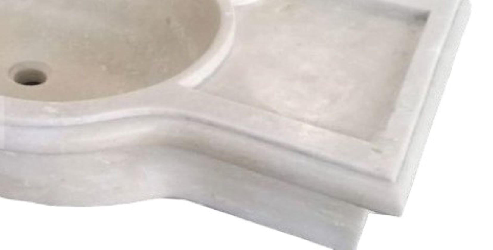 This timeless beautiful Italian classical sink is cut from one single block of white marble, these designs have not changed since Greek and Roman times, it carries superb artistic merit easily fitting in with old and new buildings.

 
 