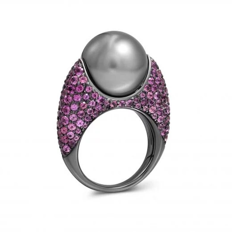 Classical Modern Pearl Garnet 18k Gold Ring for Her In New Condition For Sale In Montreux, CH