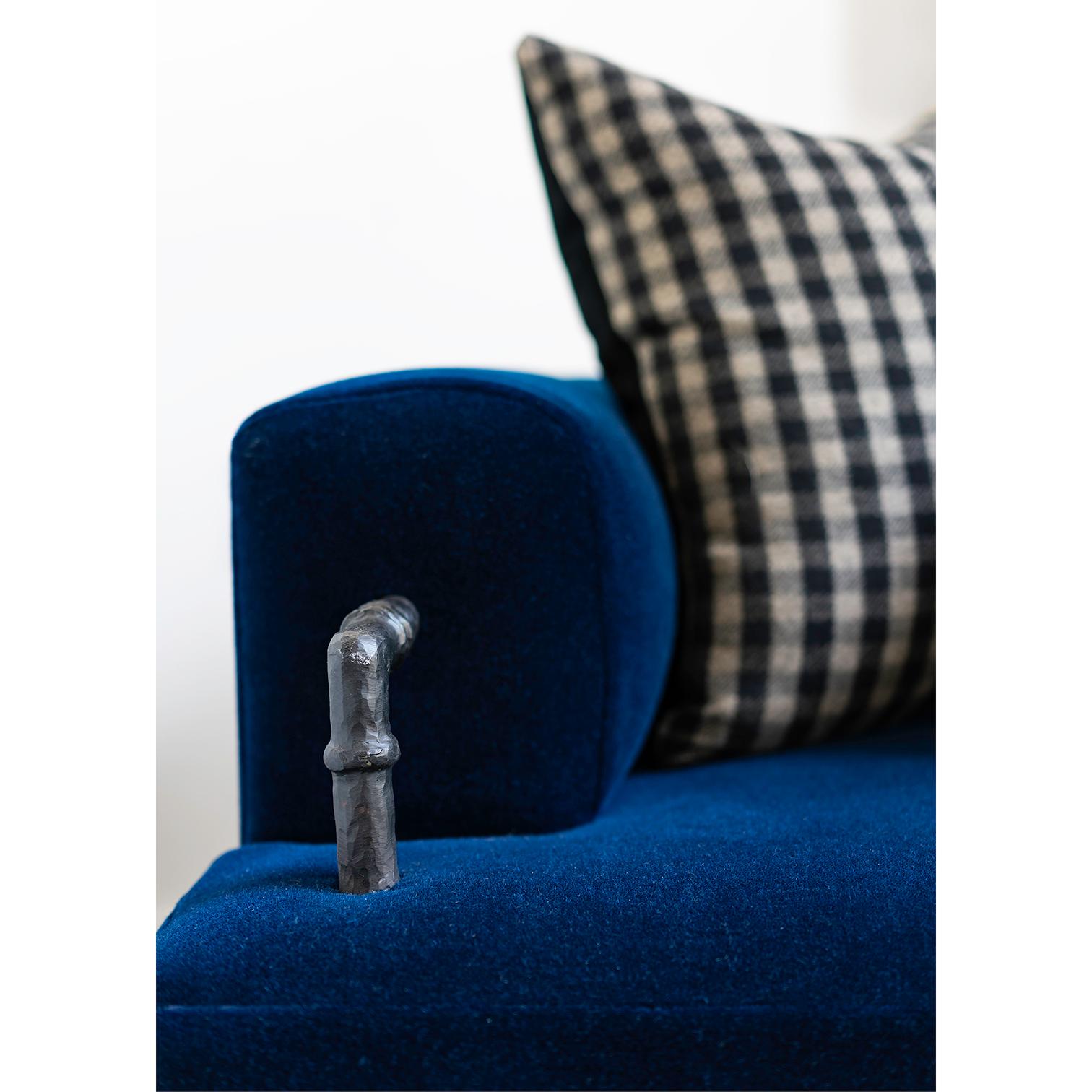 Sofa Classical Modern Round Contemporary with Simple Hand Carved Steel Elements 4