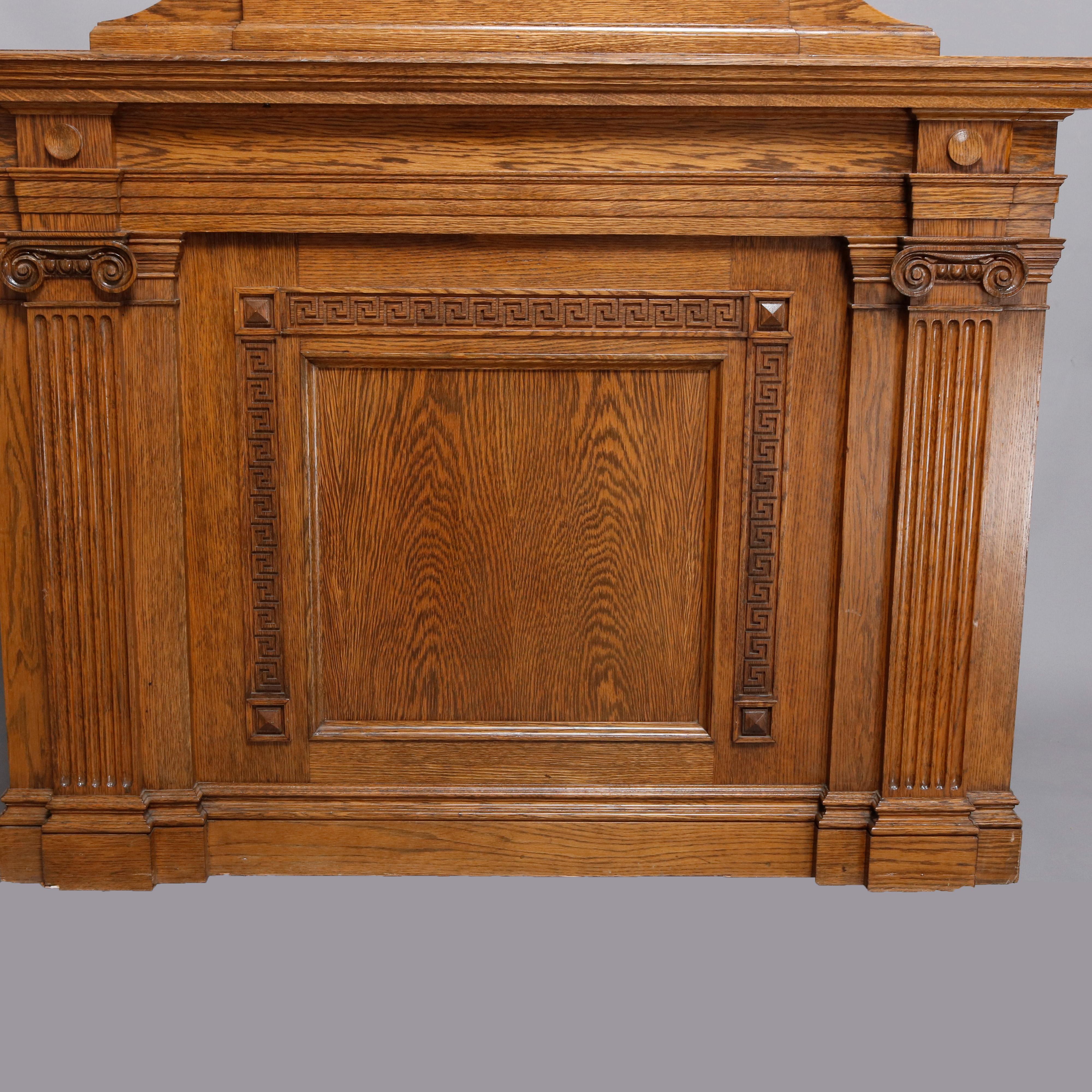 Classical Oak Corinthian Column Presentation Podium with Greek Key Bordering In Good Condition In Big Flats, NY