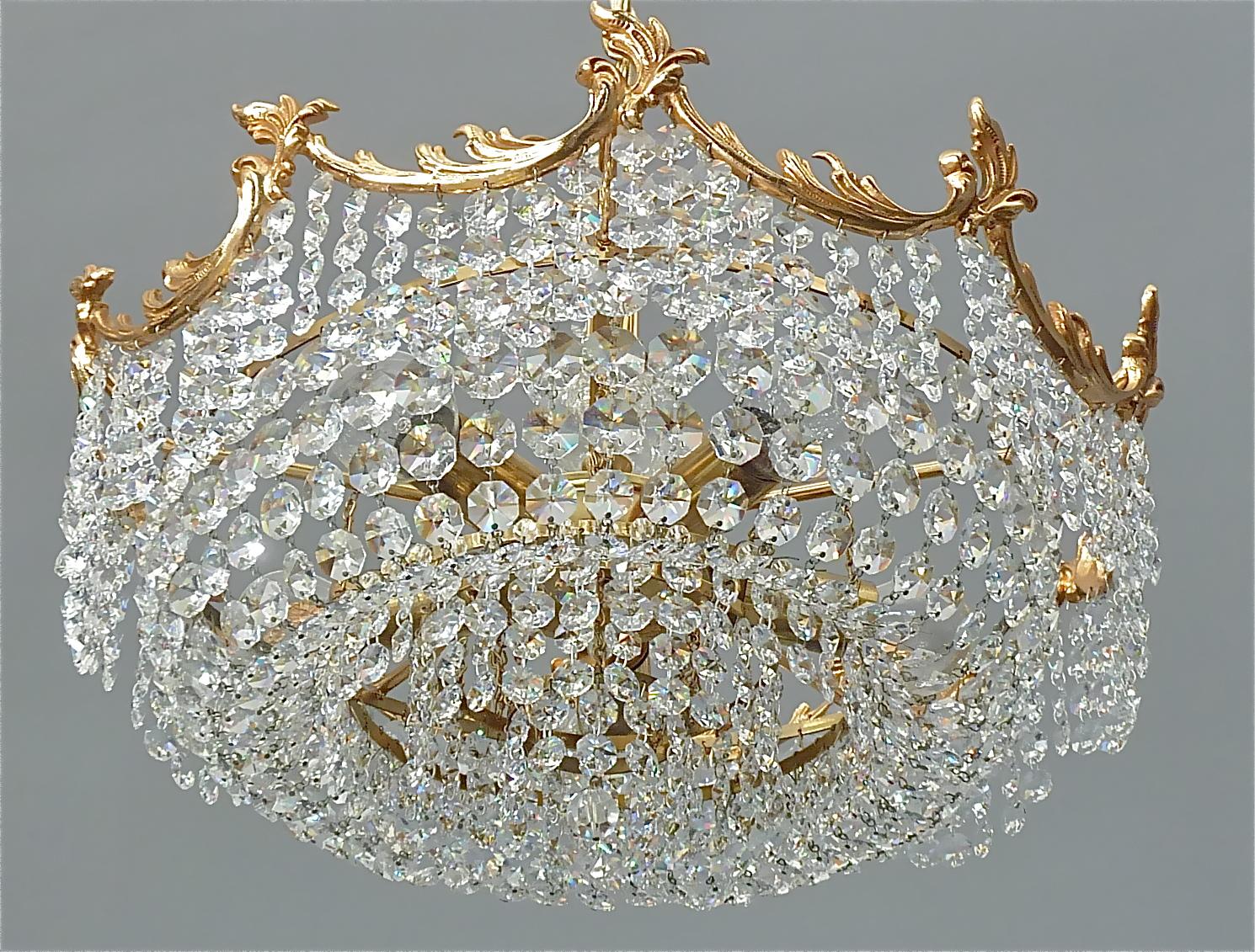 Classical Palwa Chandelier Gilt Brass Faceted Crystal Glass, 1960s Rococo Style  For Sale 4