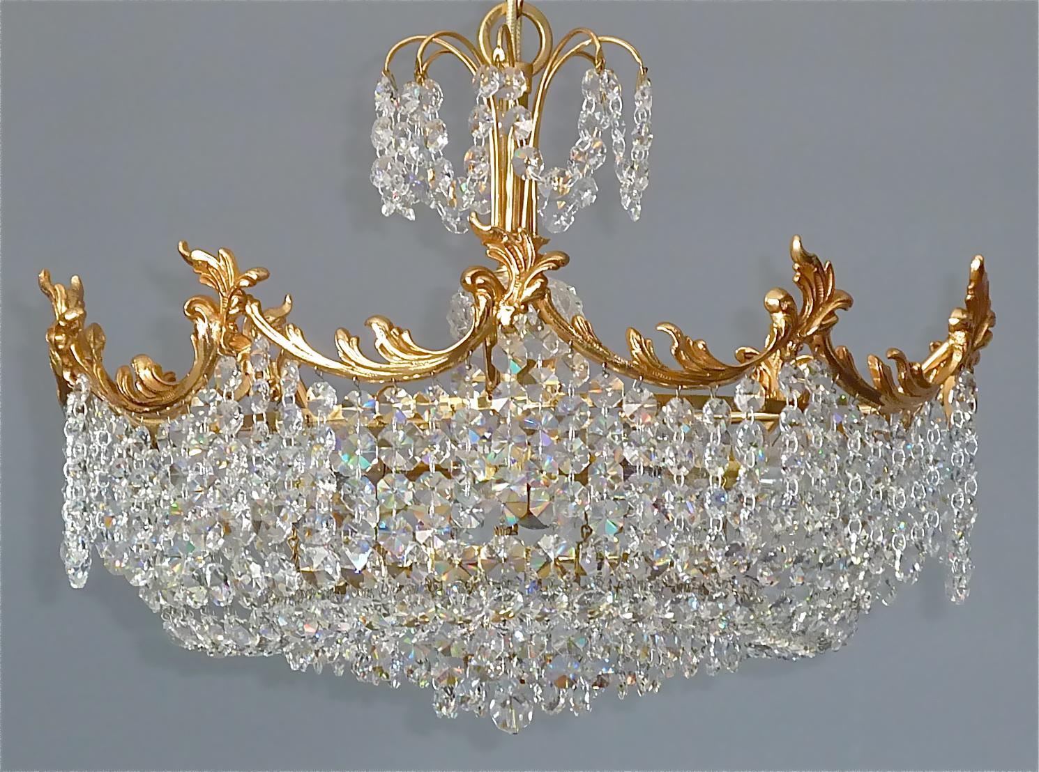 Classical Palwa Chandelier Gilt Brass Faceted Crystal Glass, 1960s Rococo Style  For Sale 1