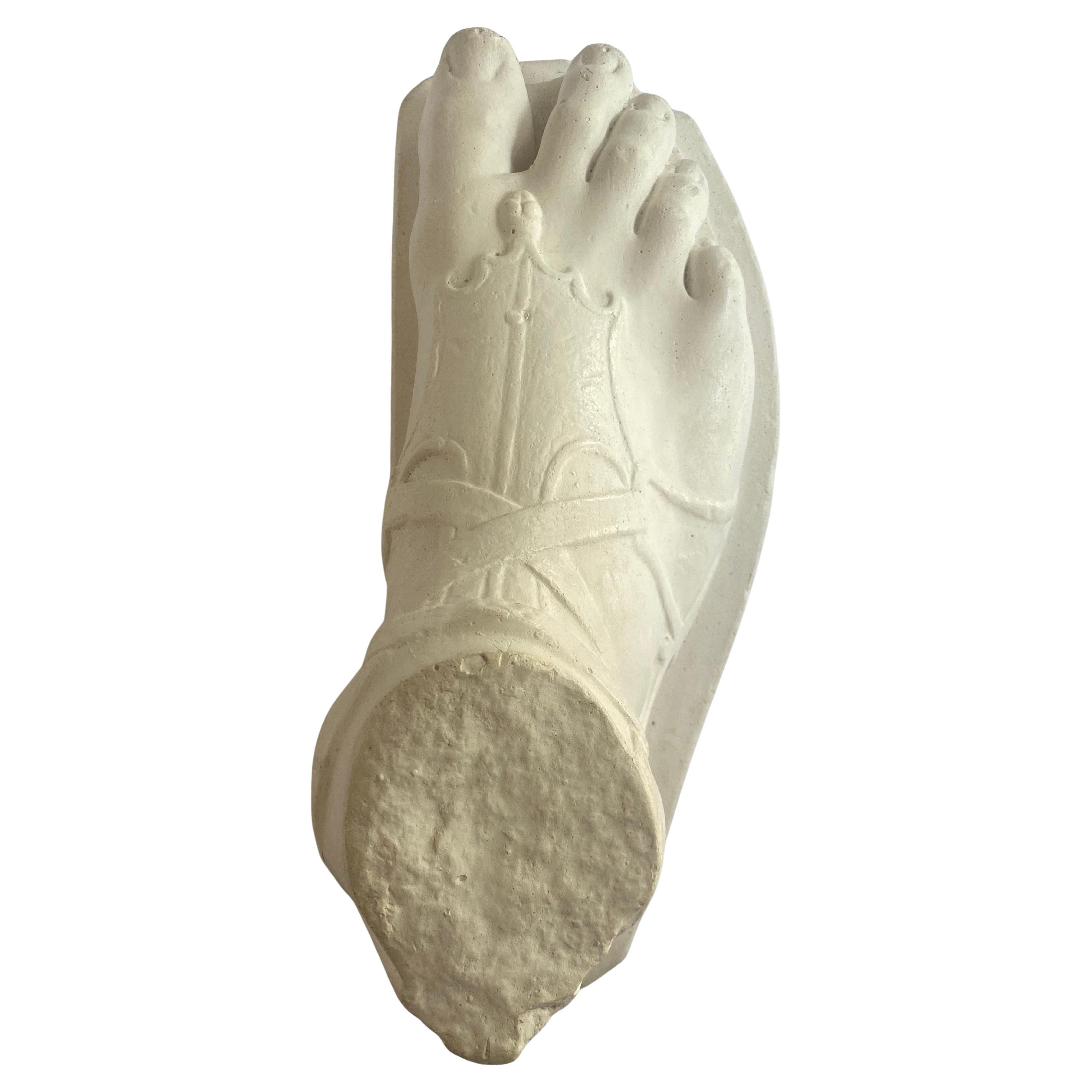 Klassische Hermes-Fußskulptur aus Gips von D. Brucciani & Co, London (Geformt) im Angebot