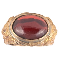 Bague néoclassique cabochon grenat et or 18 carats