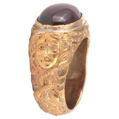 Bague néoclassique cabochon grenat et or 18 carats