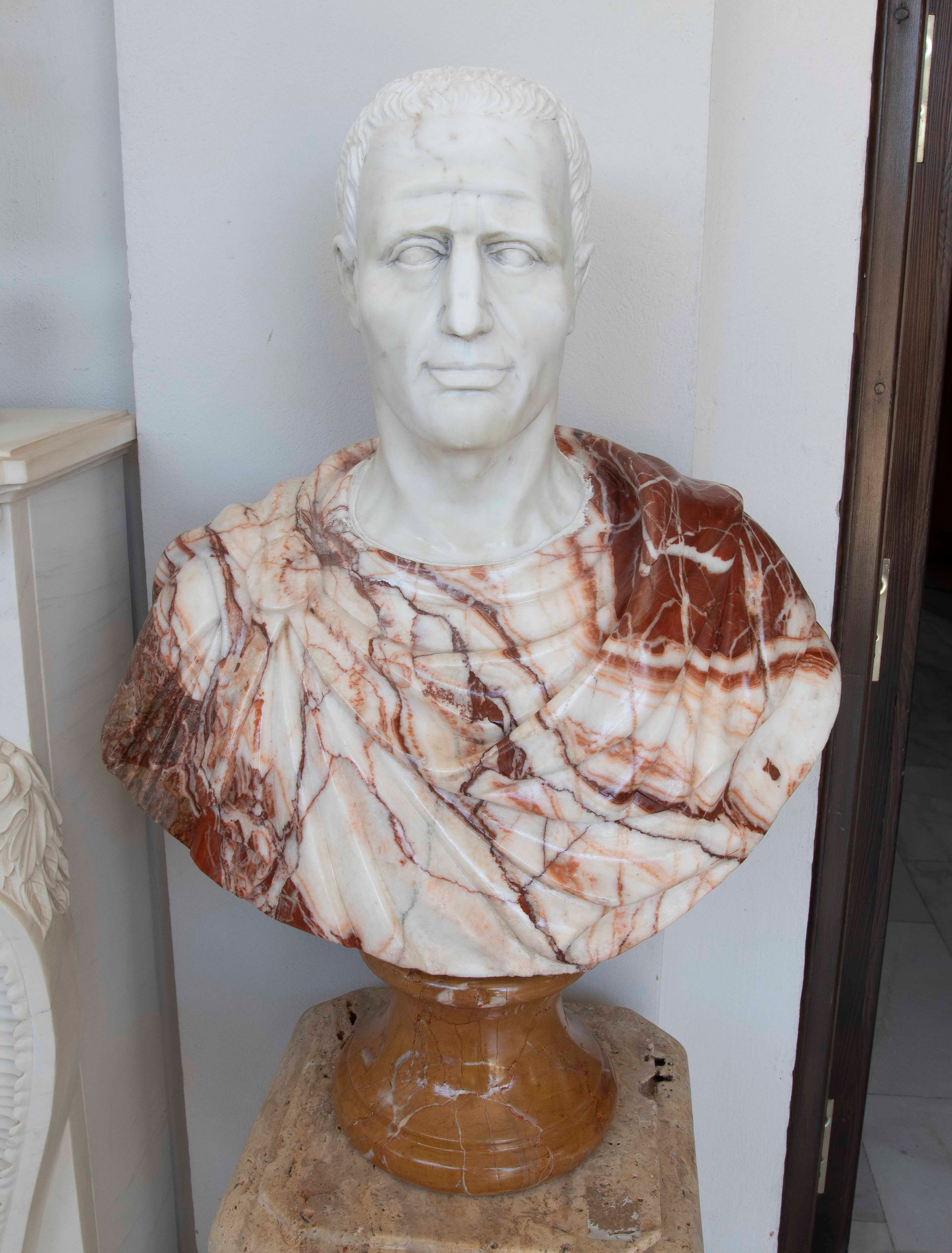 Classical Roman Bust in White Marble and Red Onyx – Imperial Style Sculpture For Sale