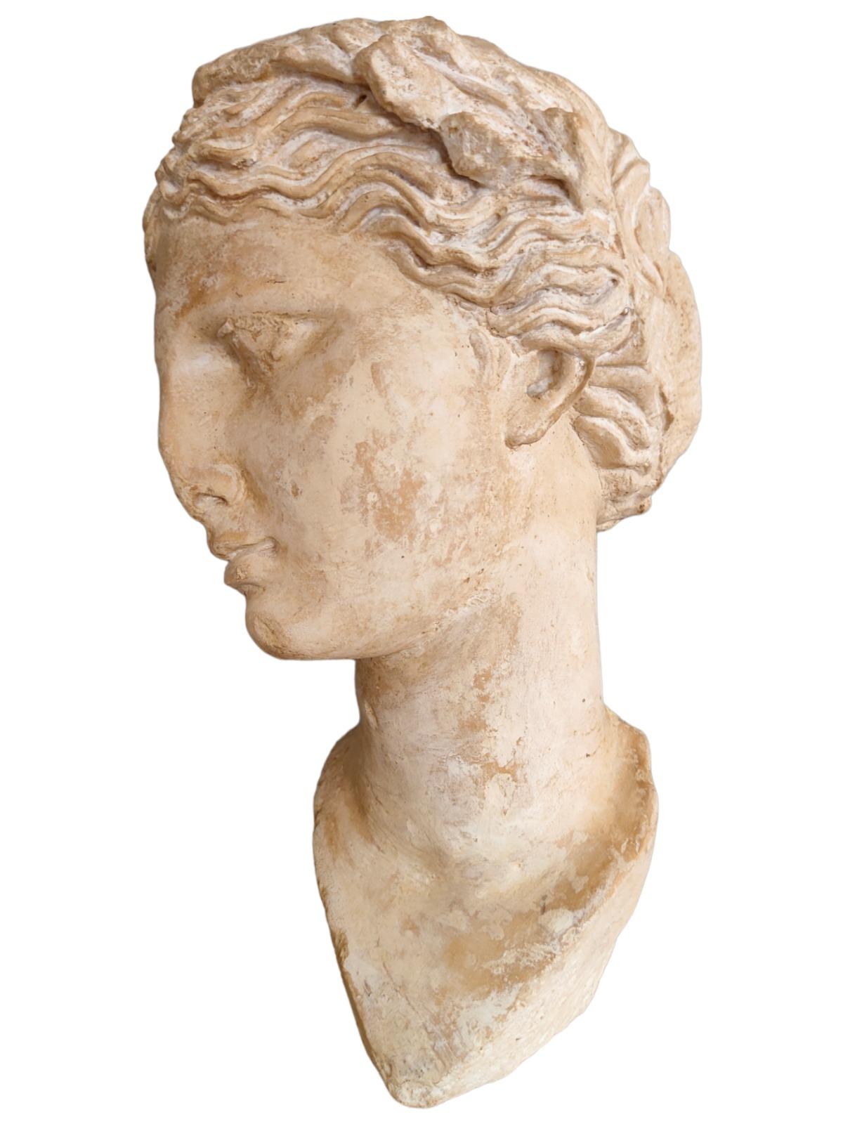 roman face sculpture