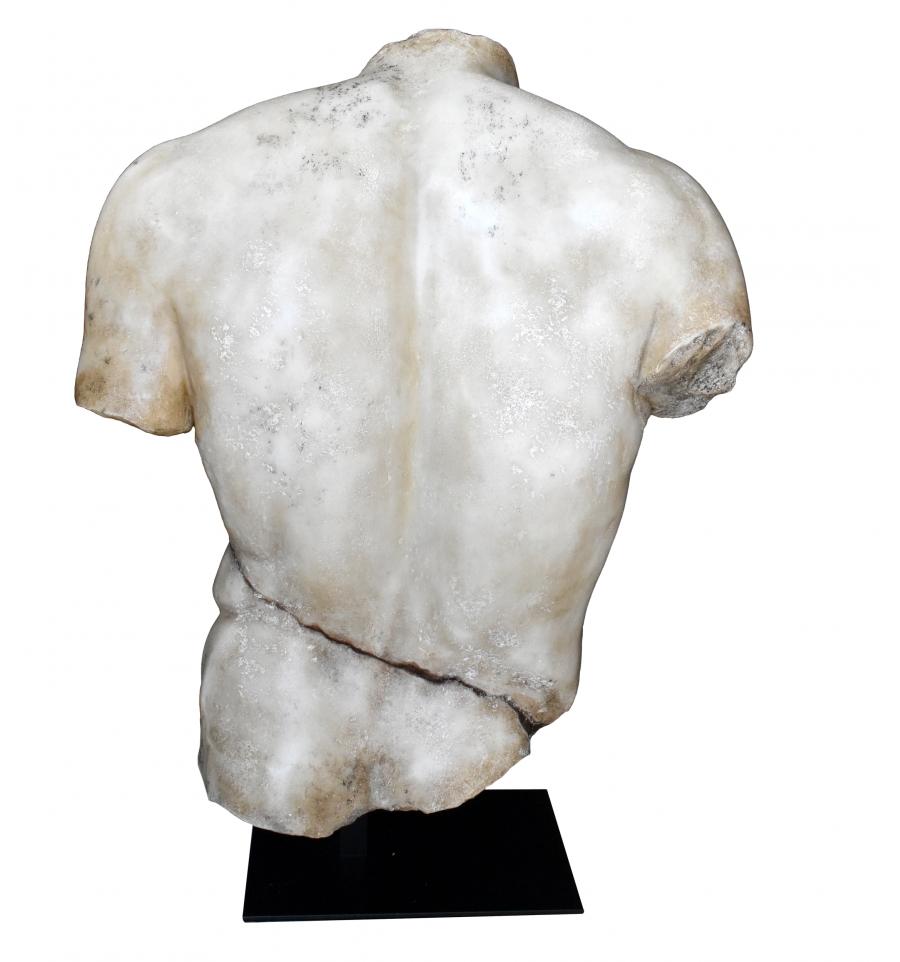 Classical Roman Torso in Resin Imitating Marble on Iron Pedestal In Good Condition In Marbella, ES