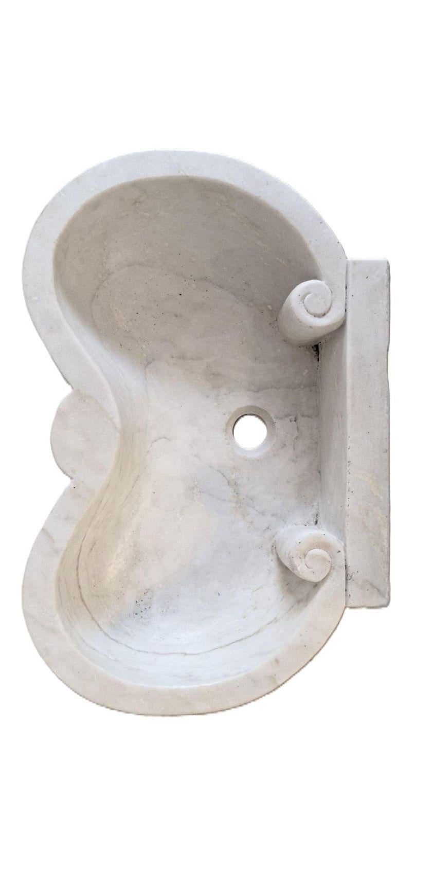 Klassisches Waschbecken aus massivem Marmor im Zustand „Gut“ im Angebot in Cranbrook, Kent