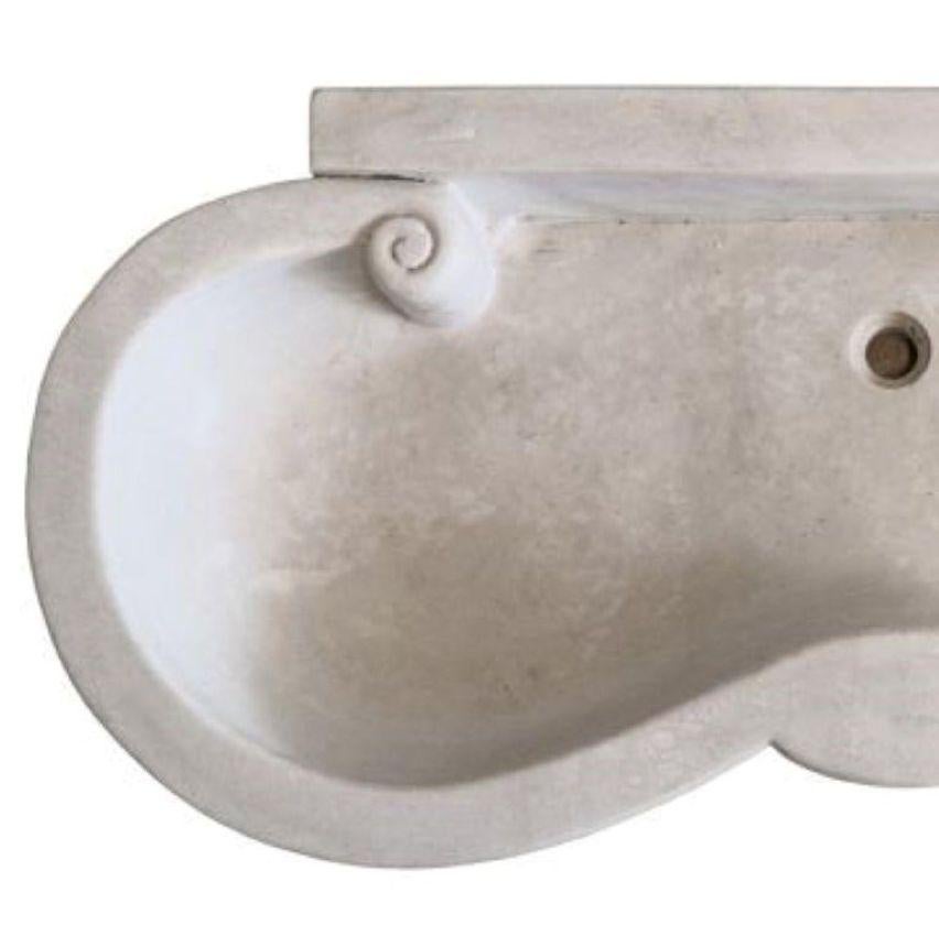 Klassisches Waschbecken aus massivem Marmor (Carrara-Marmor) im Angebot