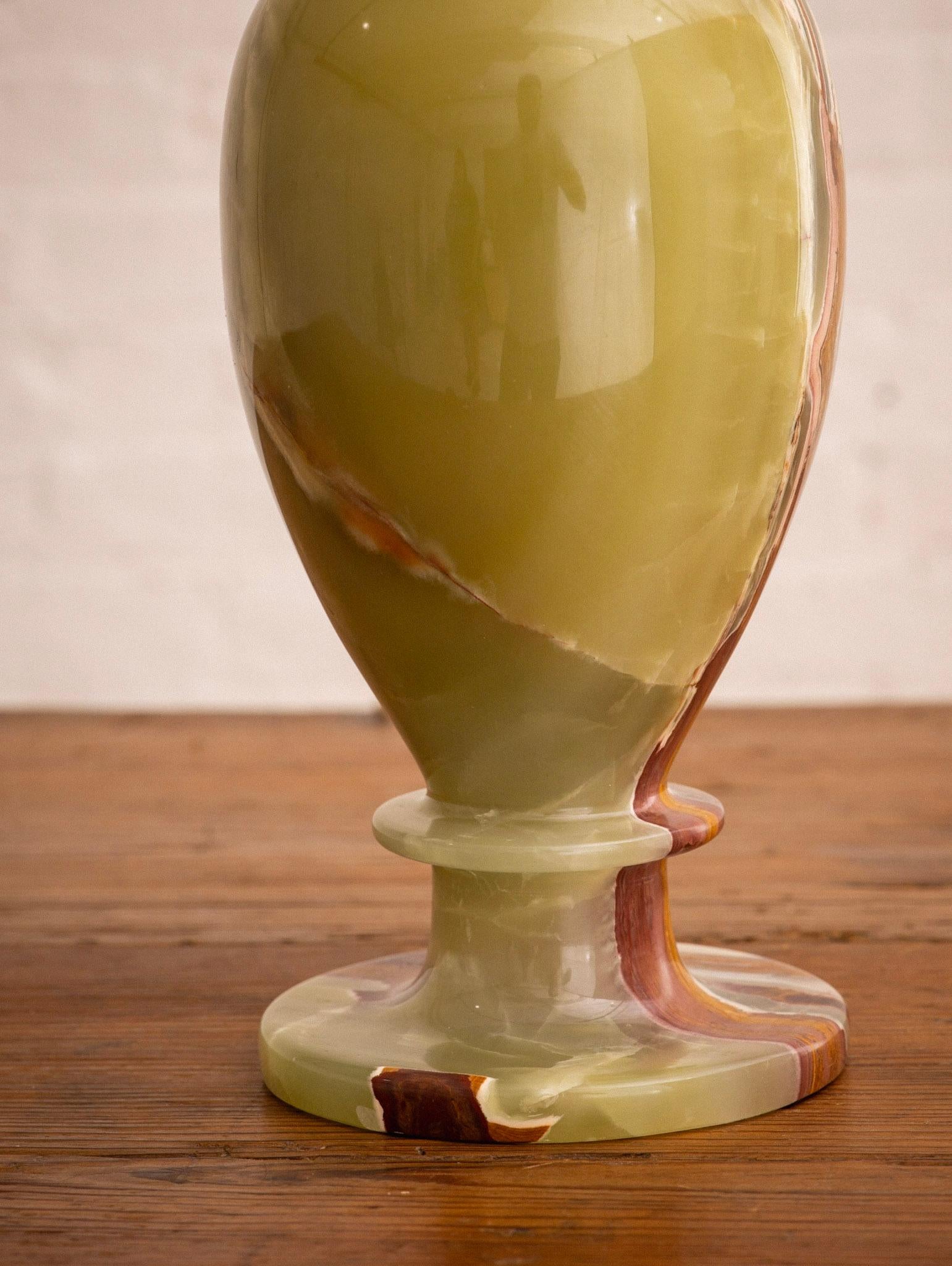 Onyx Vase classique en onyx massif
