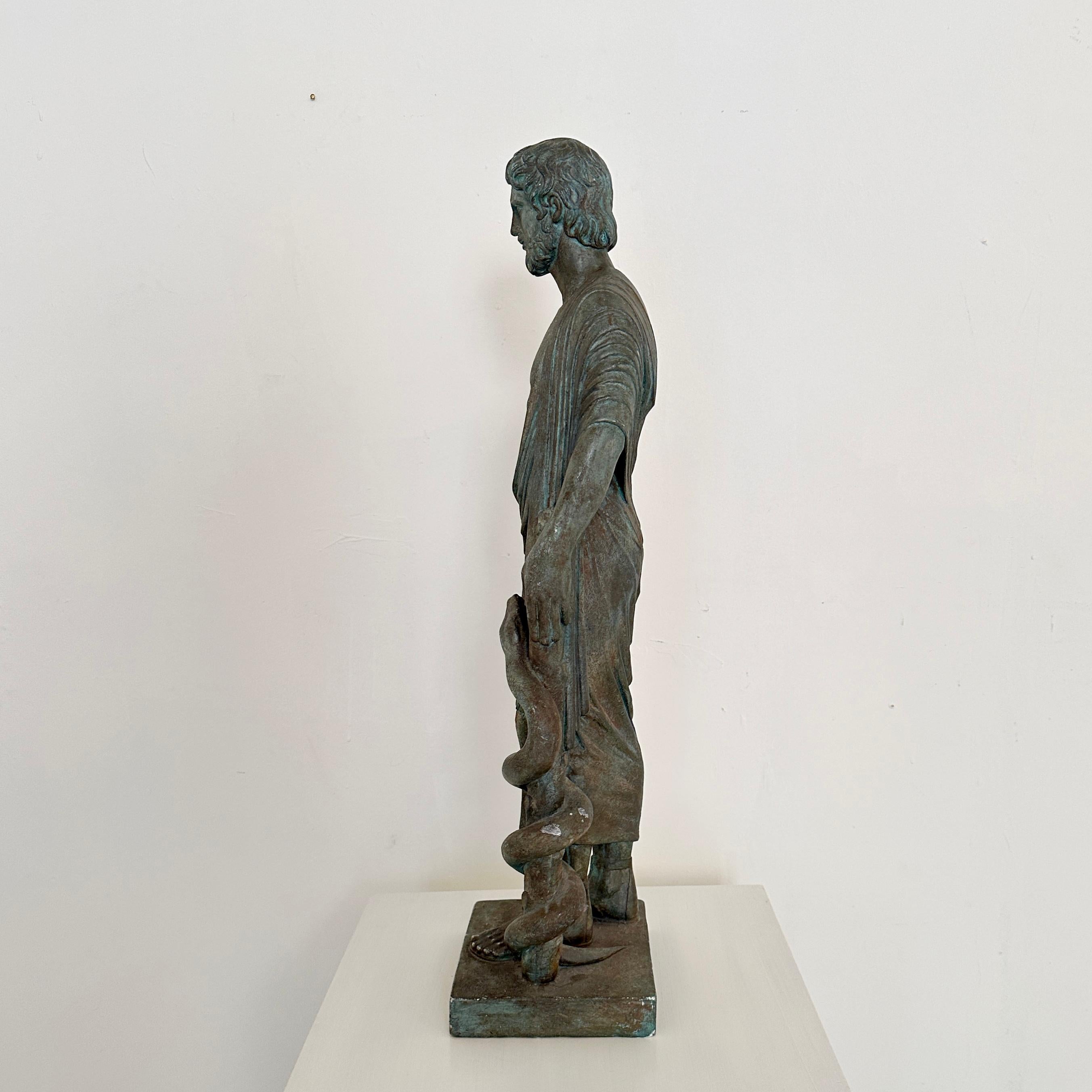 Estatua clásica de Asklepios de yeso patinado, hacia 1960 en venta 1
