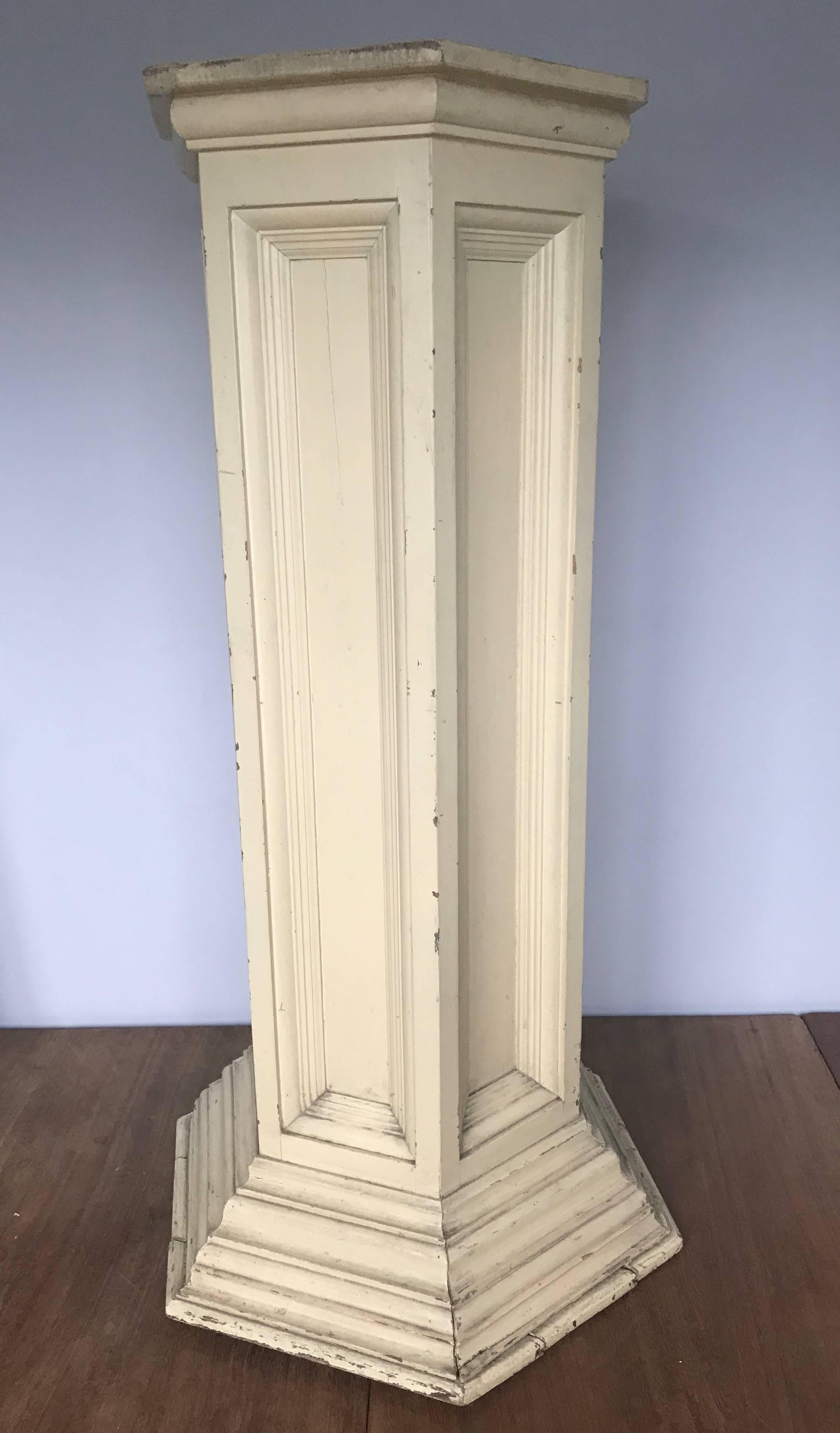 Classical Style and Hand-Painted Antique Wooden Display Stand Column Pedestal In Good Condition For Sale In Lisse, NL