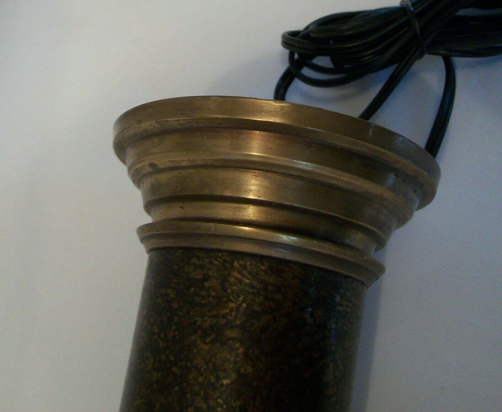 Classical Style Bronze Tapered Column Lamp, Granite Finish, USA, 20th Century In Good Condition For Sale In Chatham, ON