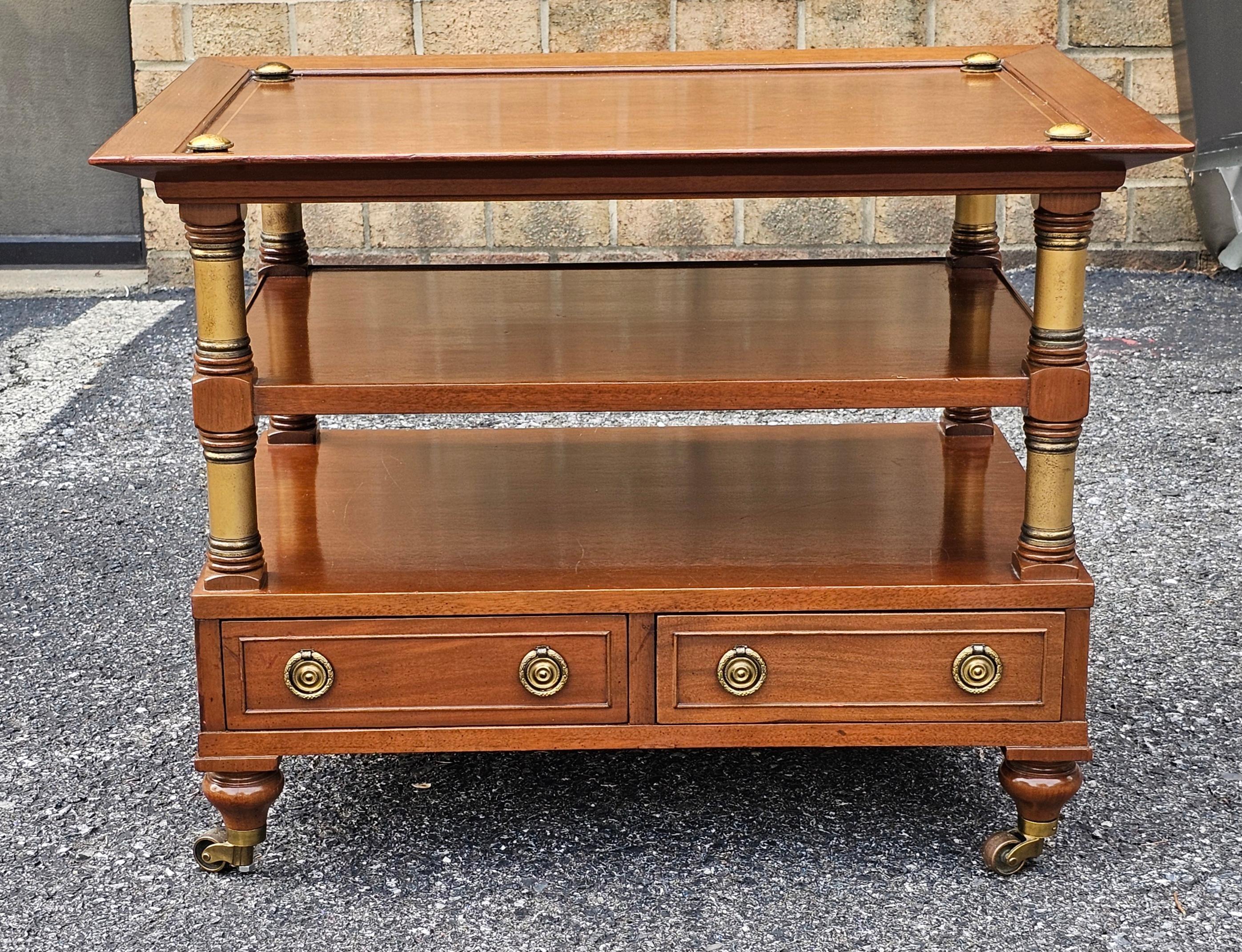 Mesa auxiliar con ruedas de caoba y latón de estilo clásico en Bueno estado para la venta en Germantown, MD