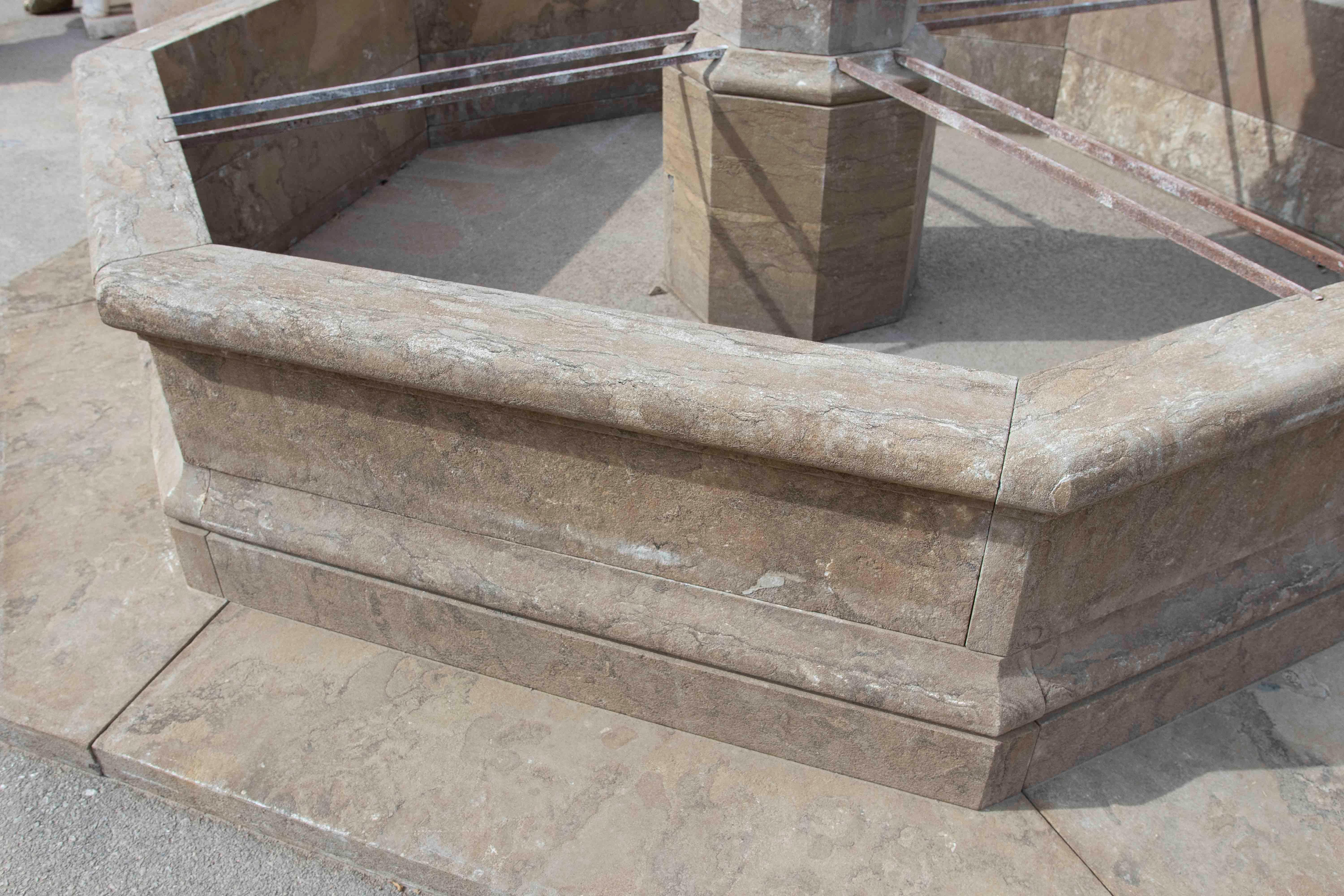 Classical Style Monumental Octagonal Fountain in Carved Stone with Pool In Good Condition For Sale In Marbella, ES