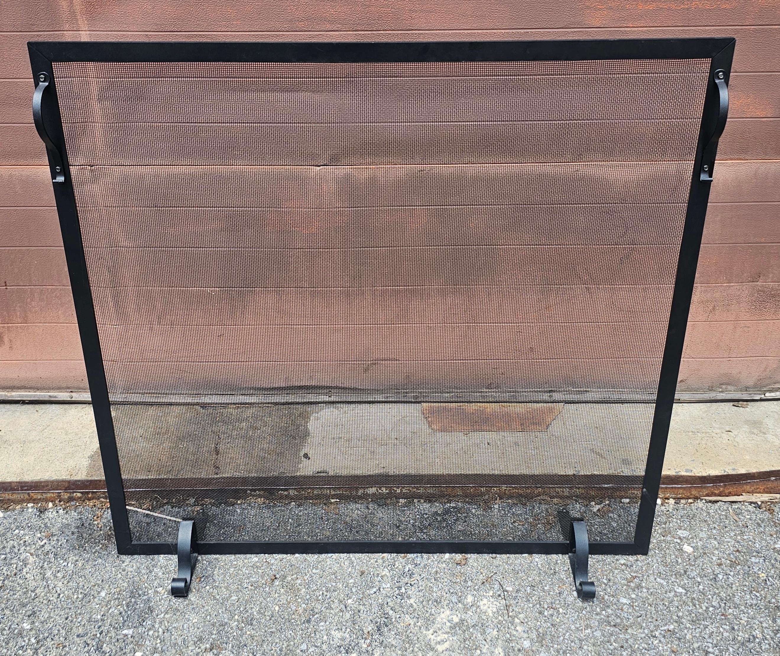 Hammered Classical Style Painted Iron and Wire Mesh Fireplace Screen For Sale