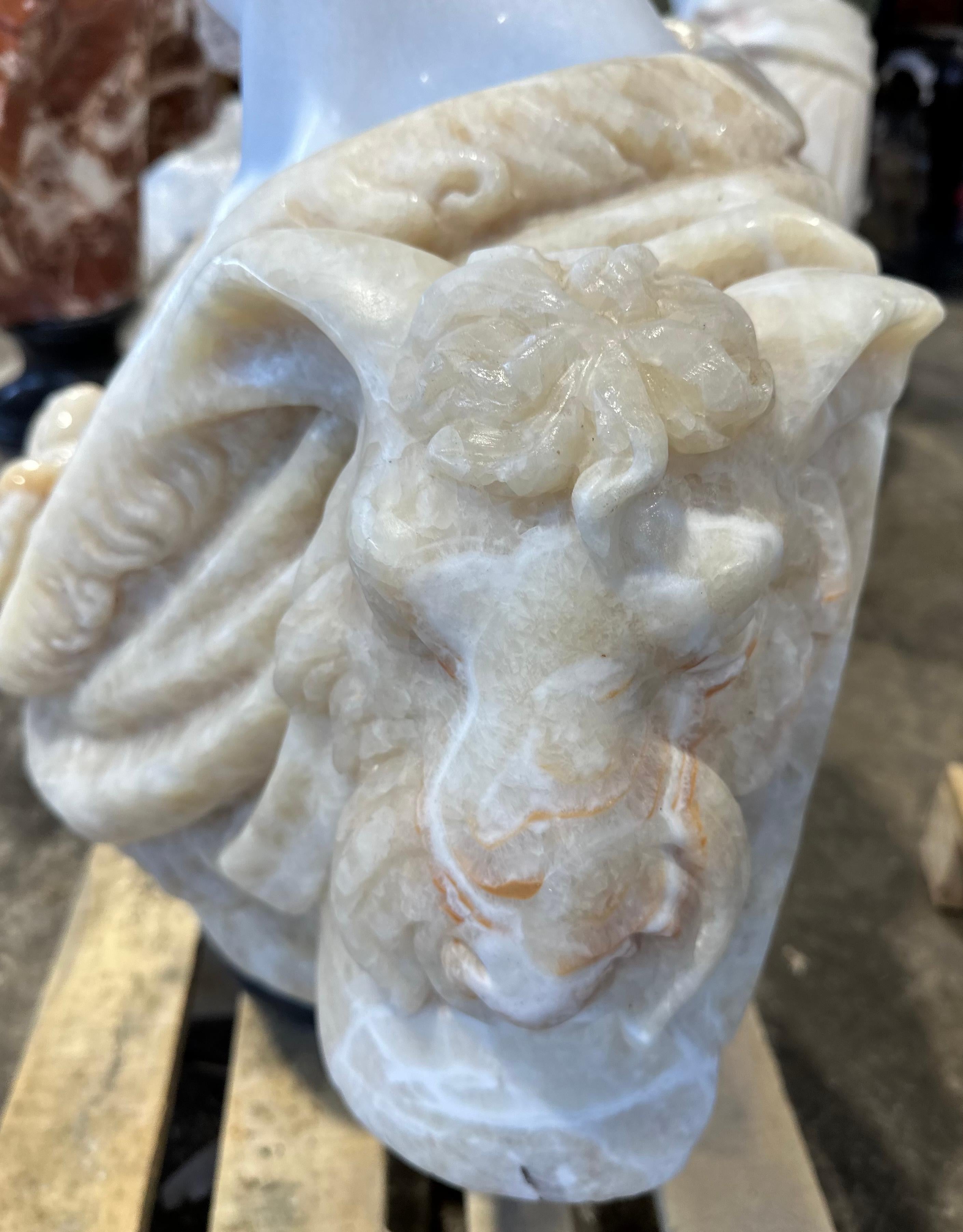 Classical Style Two Coloured Marble Bust In Beige And White  In Good Condition For Sale In Southall, GB