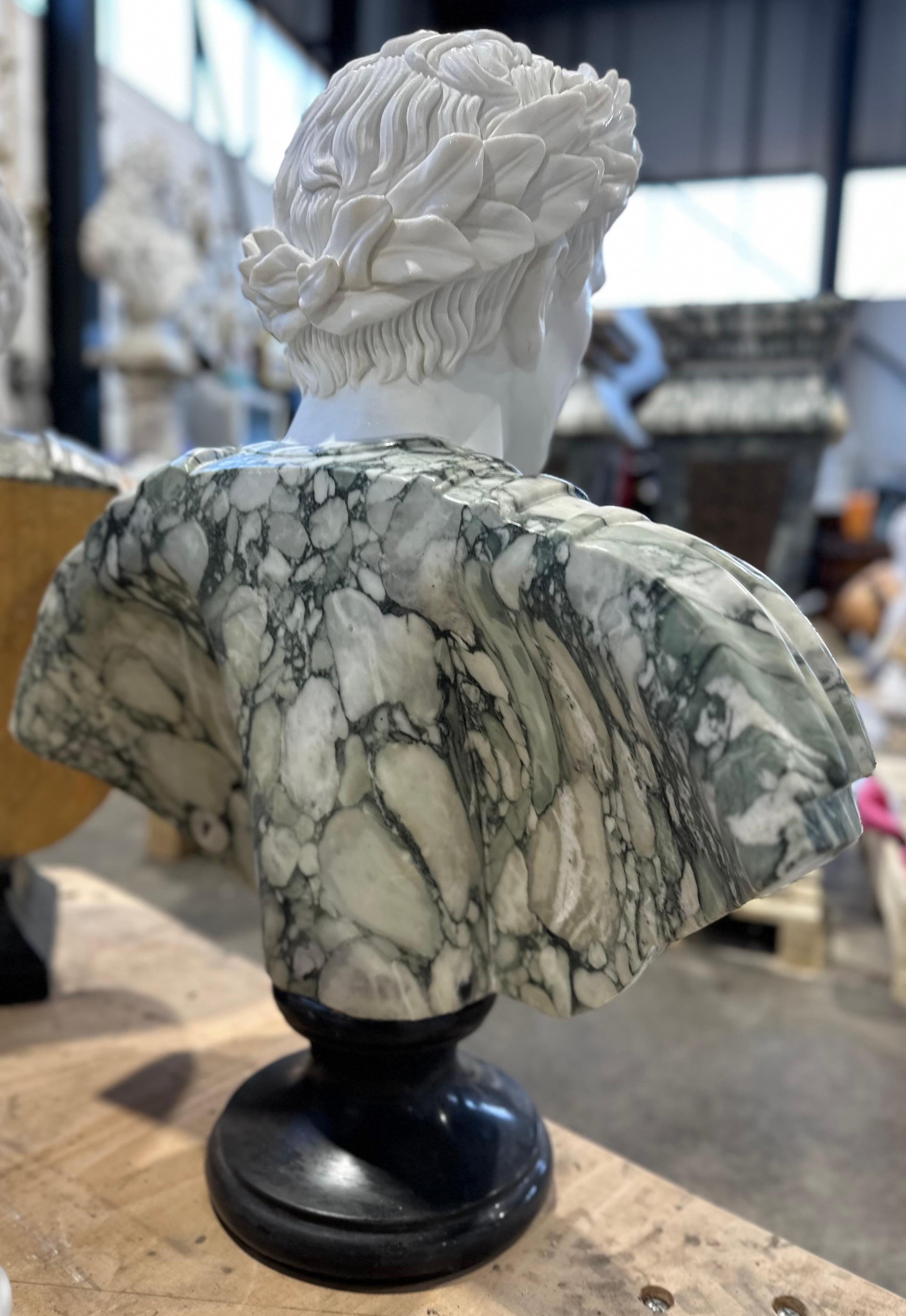 Classical Style Two Tone Marble Bust In Good Condition For Sale In Southall, GB