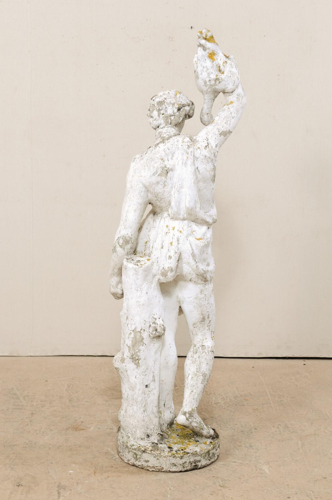 Pierre artificielle Grande sculpture de jardin classique française représentant un personnage masculin du début du 20e siècle en vente