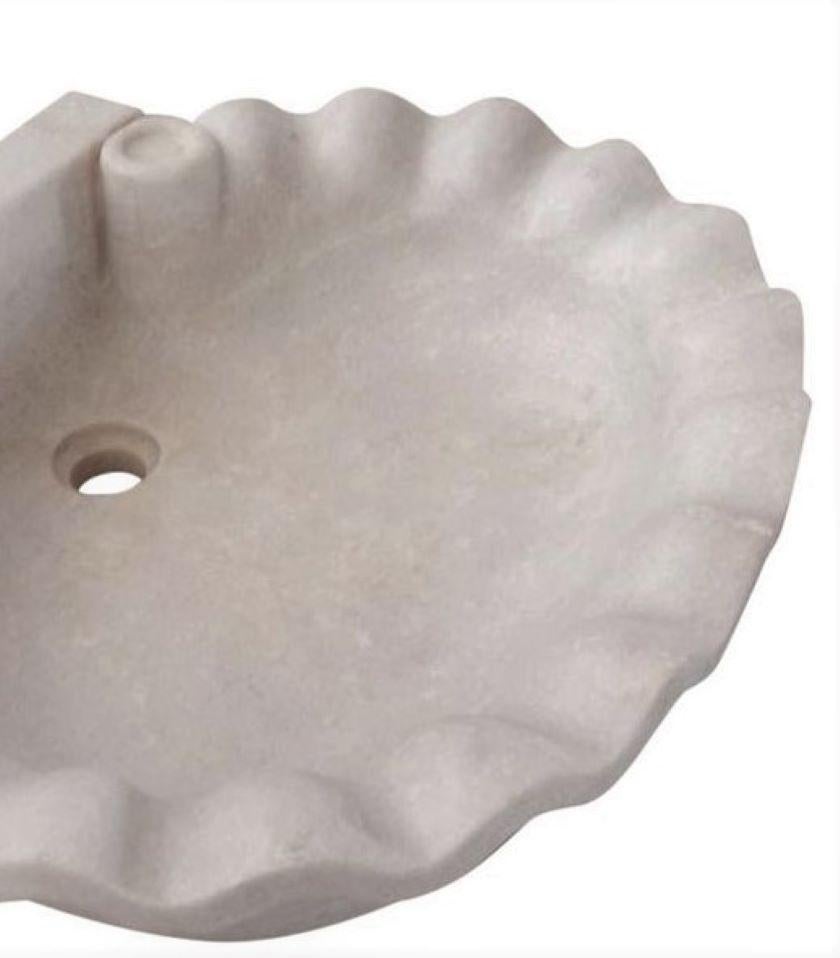 Klassisches Waschbecken aus Marmor und Stone im Vintage-Stil (Italienisch) im Angebot