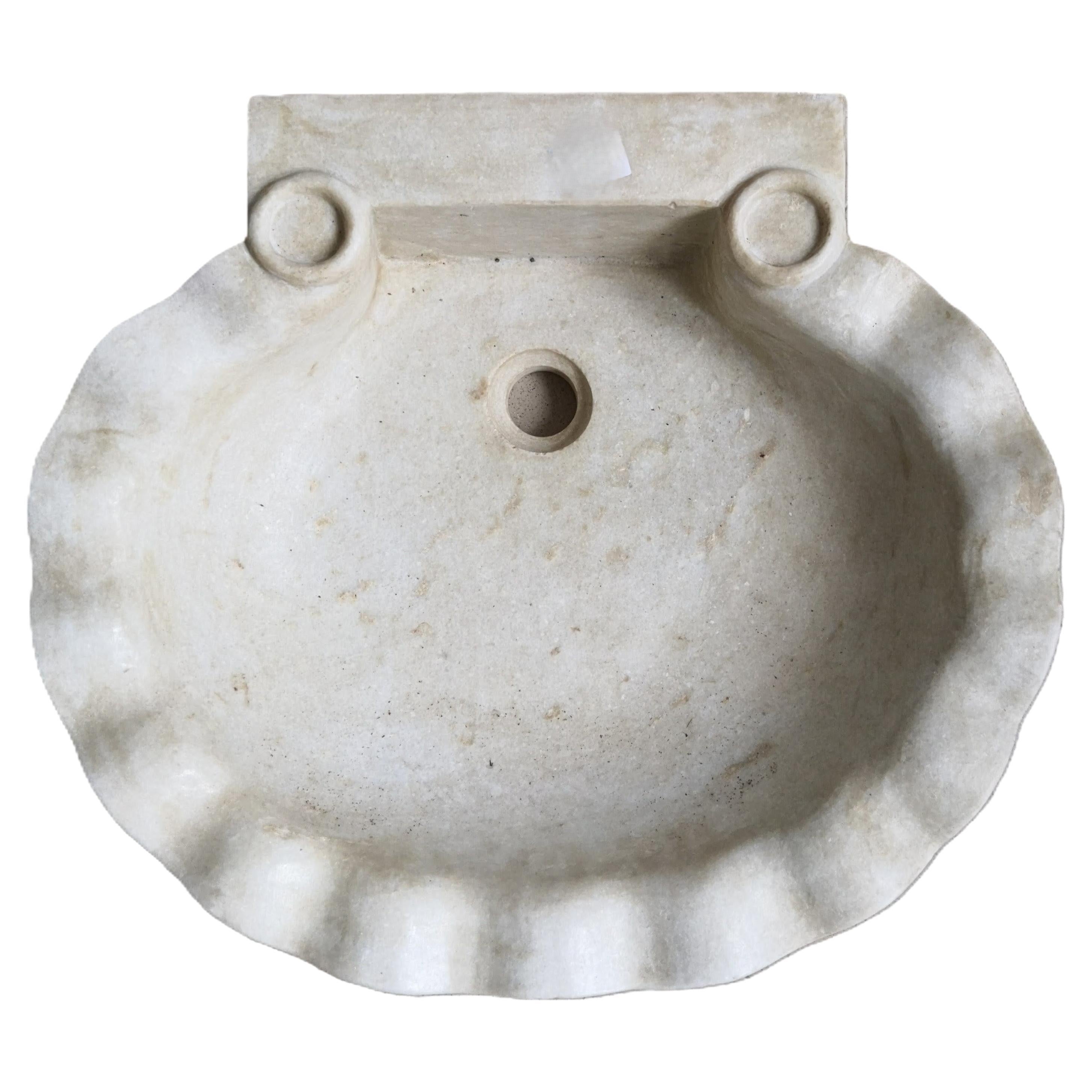 Klassisches Waschbecken aus Marmor und Stone im Vintage-Stil