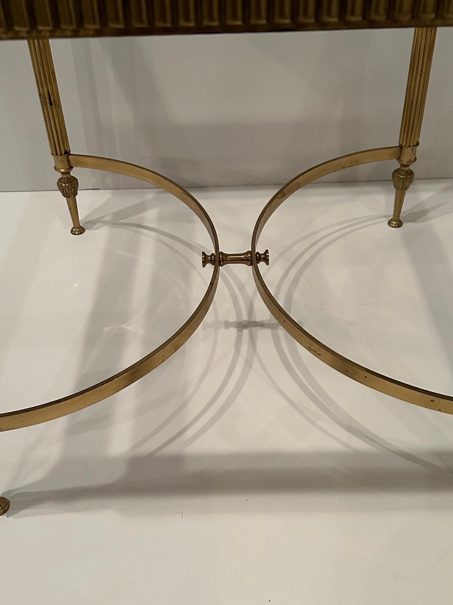 Klassisch eleganter Beistelltisch aus Messing im Maison Jansen-Stil im Angebot 3